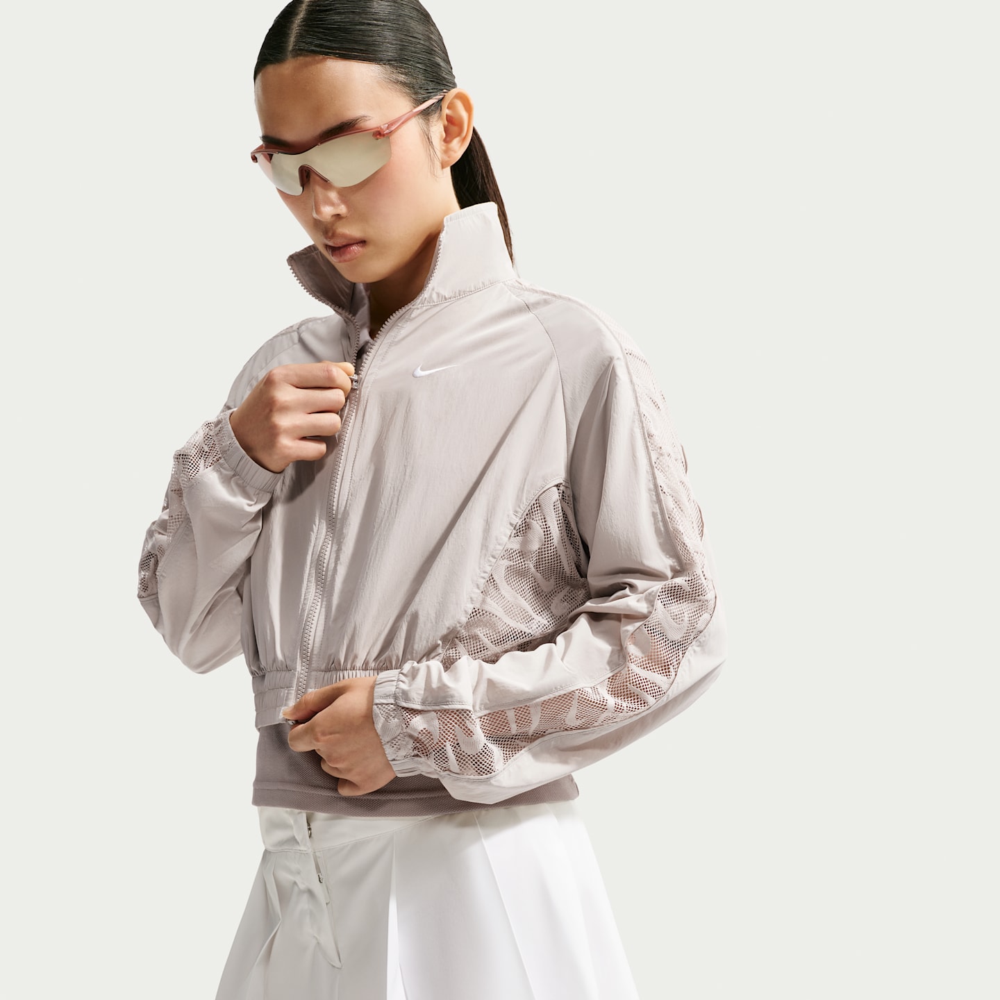 Женские куртки Nike Sportswear Women's Cropped Lace Track Jacket — фото 3