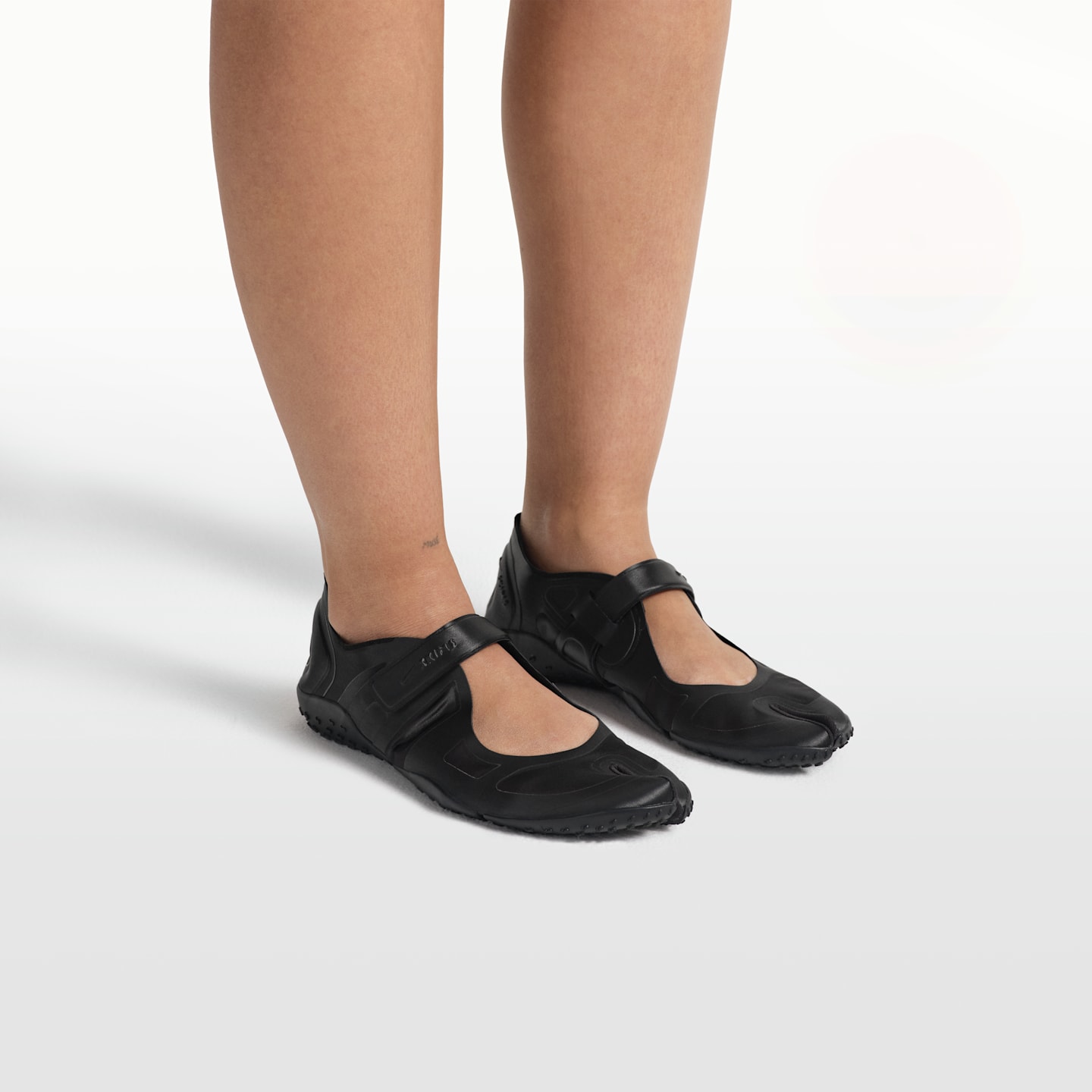 Женские кроссовки Nike NikeSKIMS Rift Satin Women's Shoes — фото 9