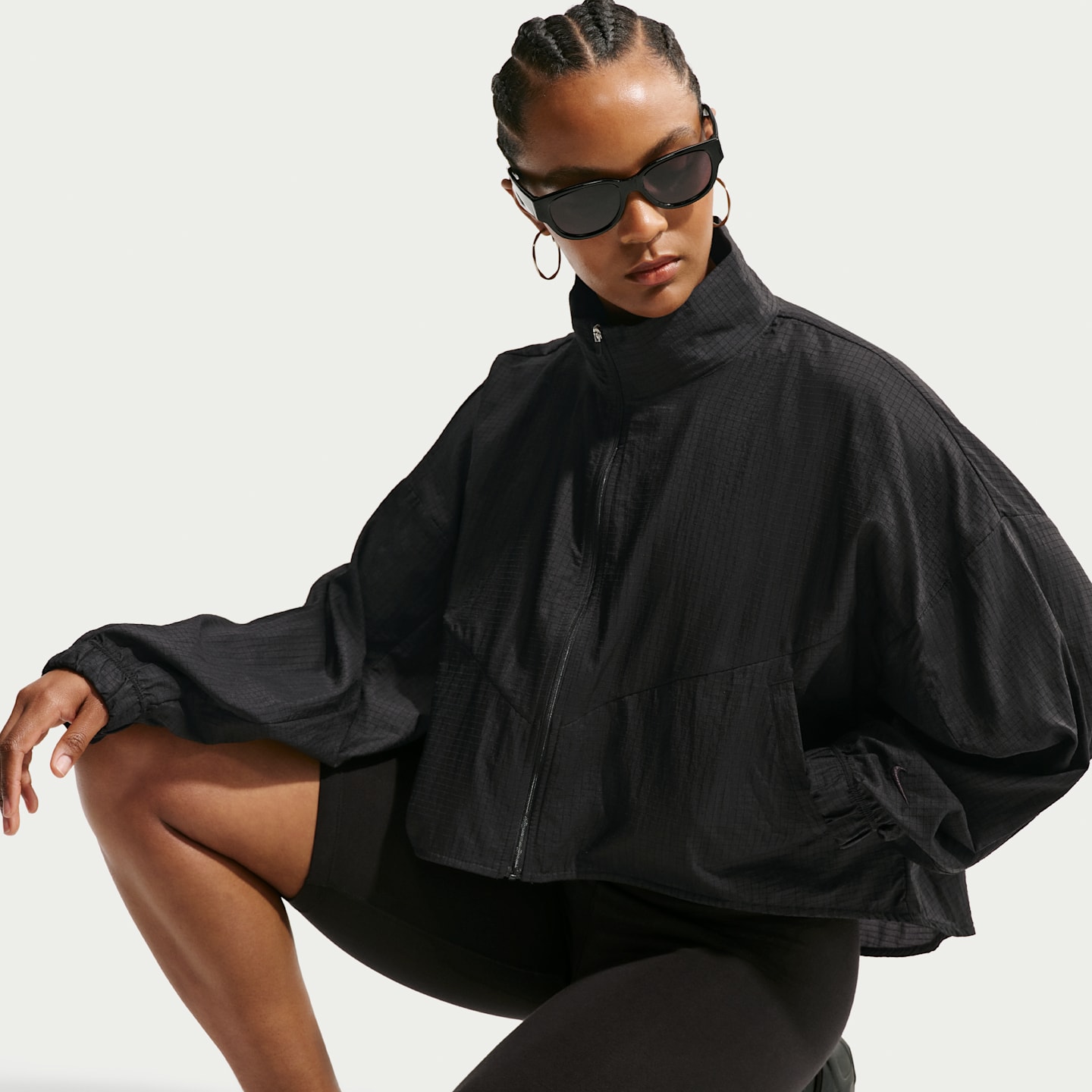 Женские куртки Nike Sportswear Women's Oversized Lightweight Ripstop Jacket — фото 3