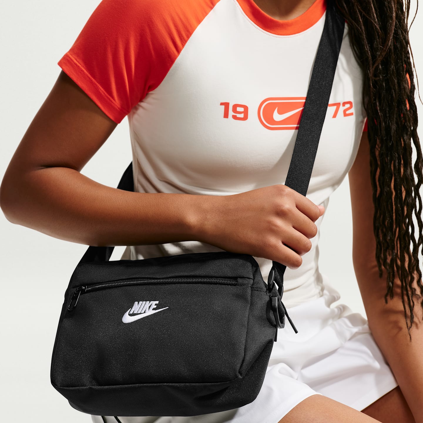 Женские сумки Nike Heritage Crossbody 2.0 (4L) — фото 1