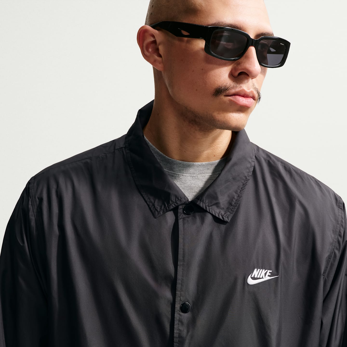 Мужские куртки Nike Club Men's Coaches Jacket — фото 3