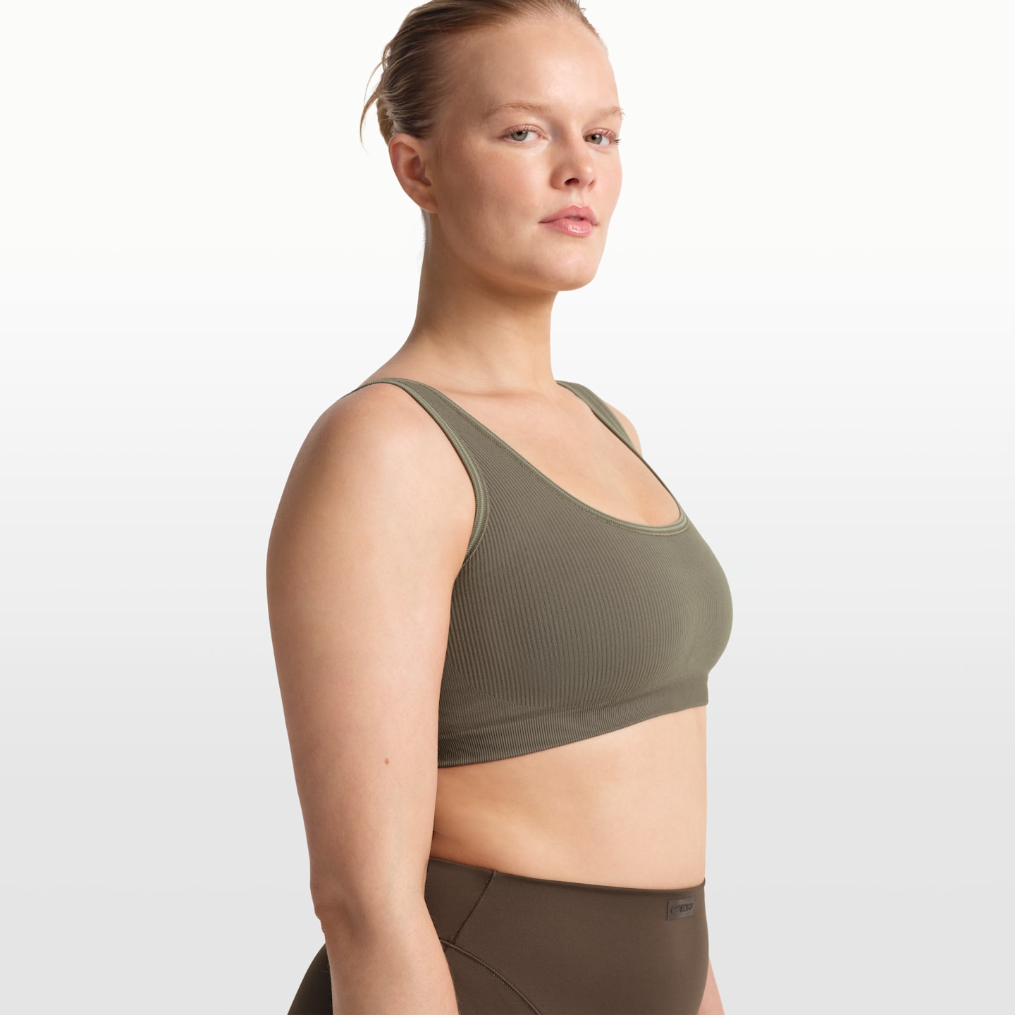 Женские спортивные бра Nike NikeSKIMS Ribbed Seamless Women's Scoop Bra — фото 3