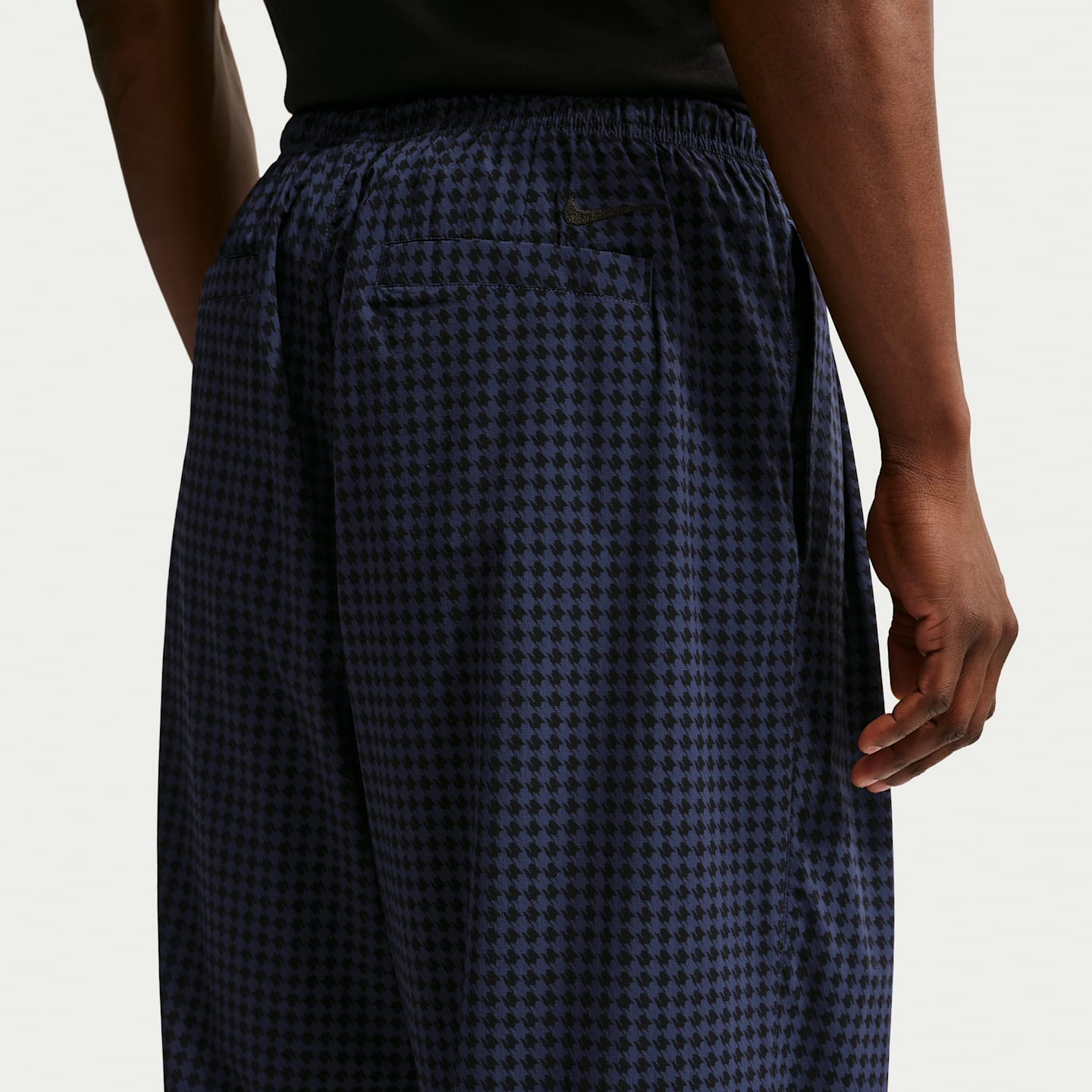 Мужские брюки Nike Club Rules Men's Helios Pants — фото 3