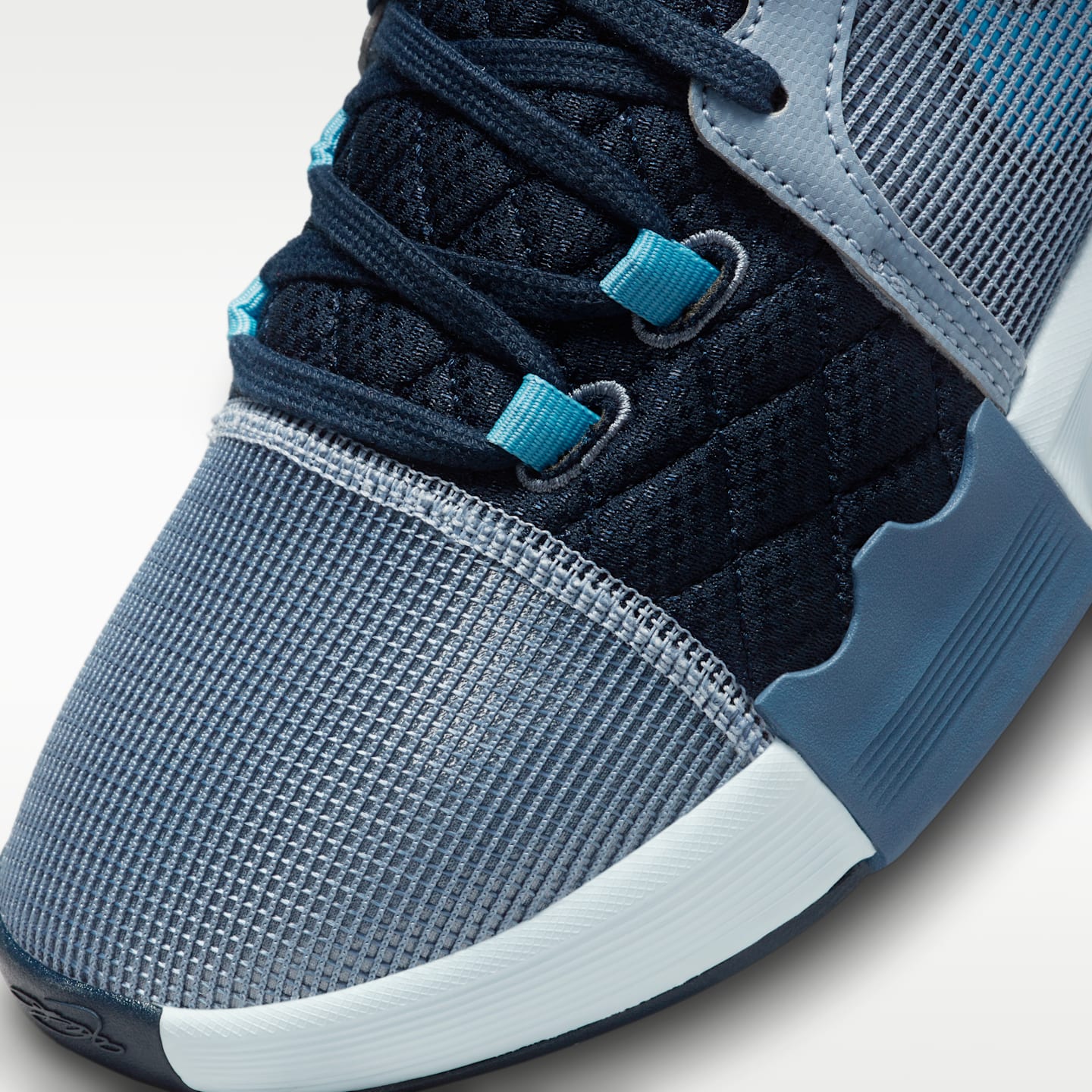 Женские кроссовки Nike LeBron Witness 8 Basketball Shoes — фото 7