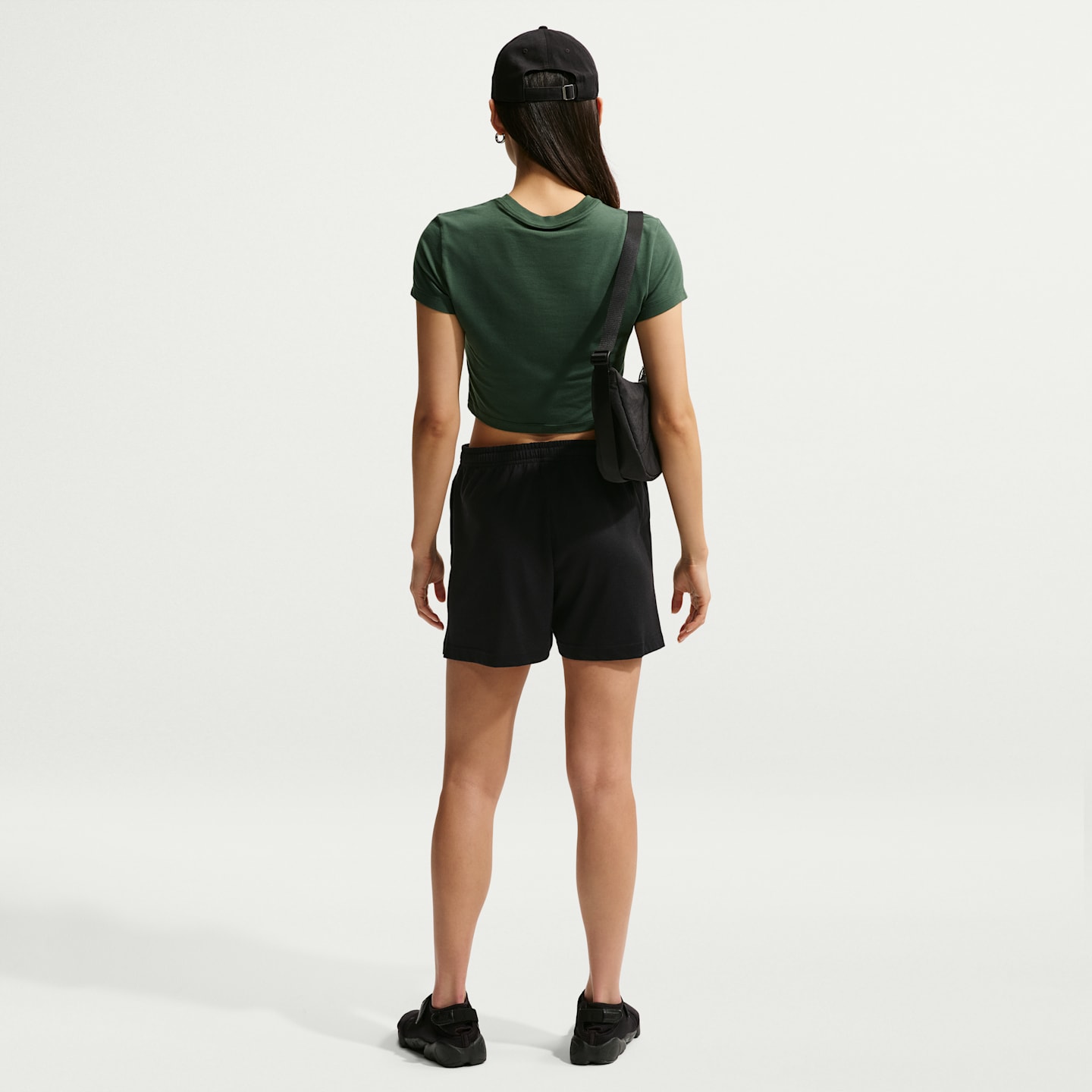 Женские шорты Nike Sportswear Chill Knit Women's High-Waisted Lightweight Shorts — фото 5