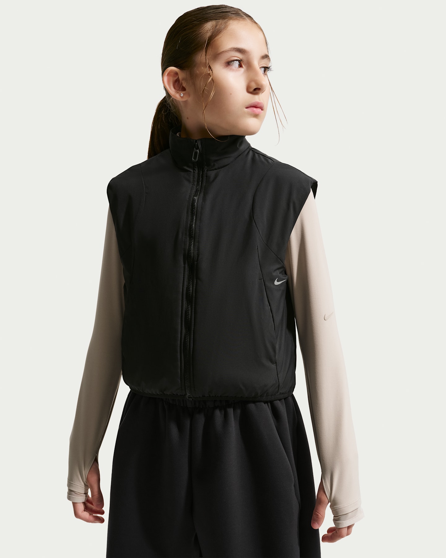 Детские жилеты Nike Mavn Girls' STORM-FIT Vest — фото 7