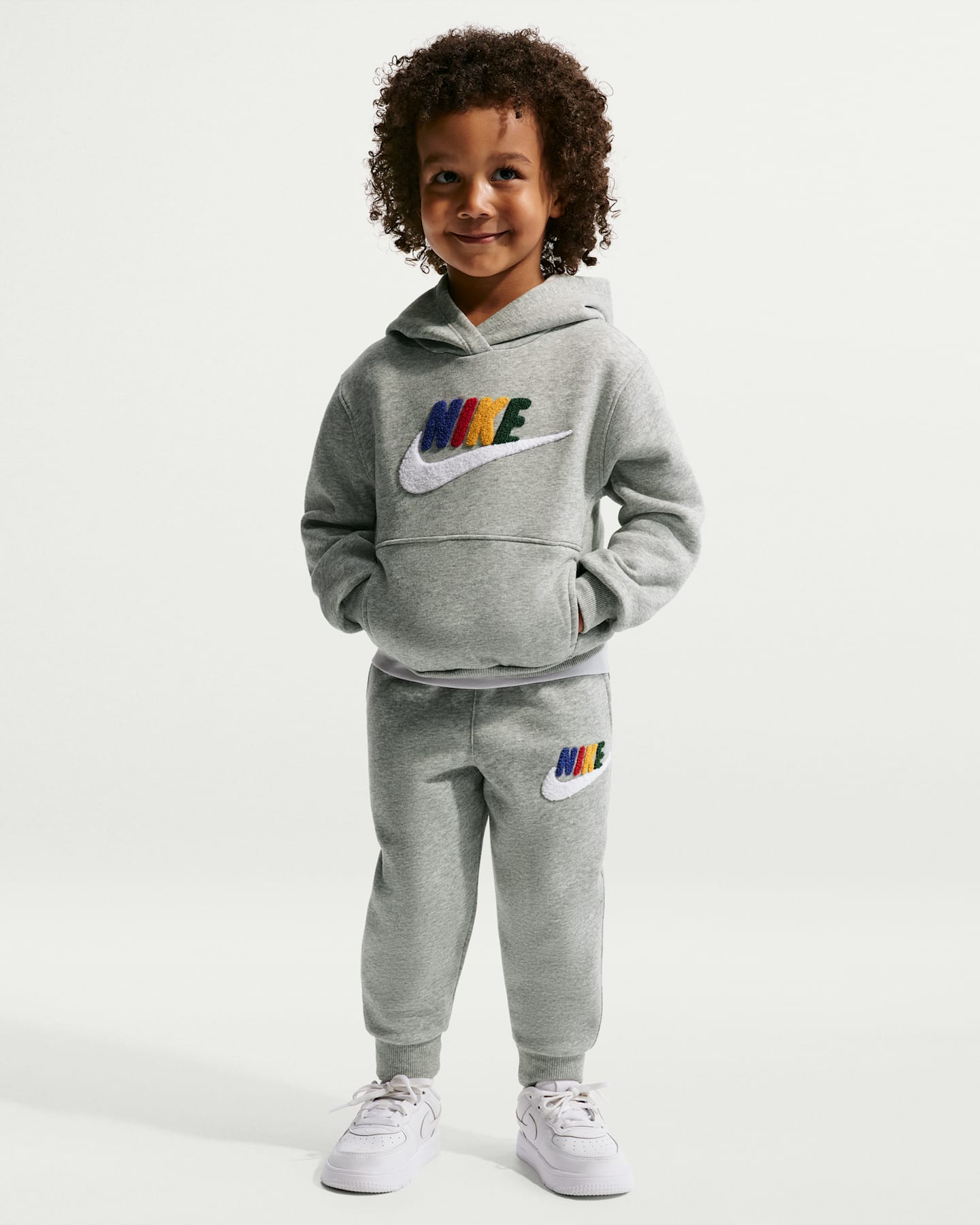 Детские брюки Nike Club Chenille Toddler Joggers — фото 6