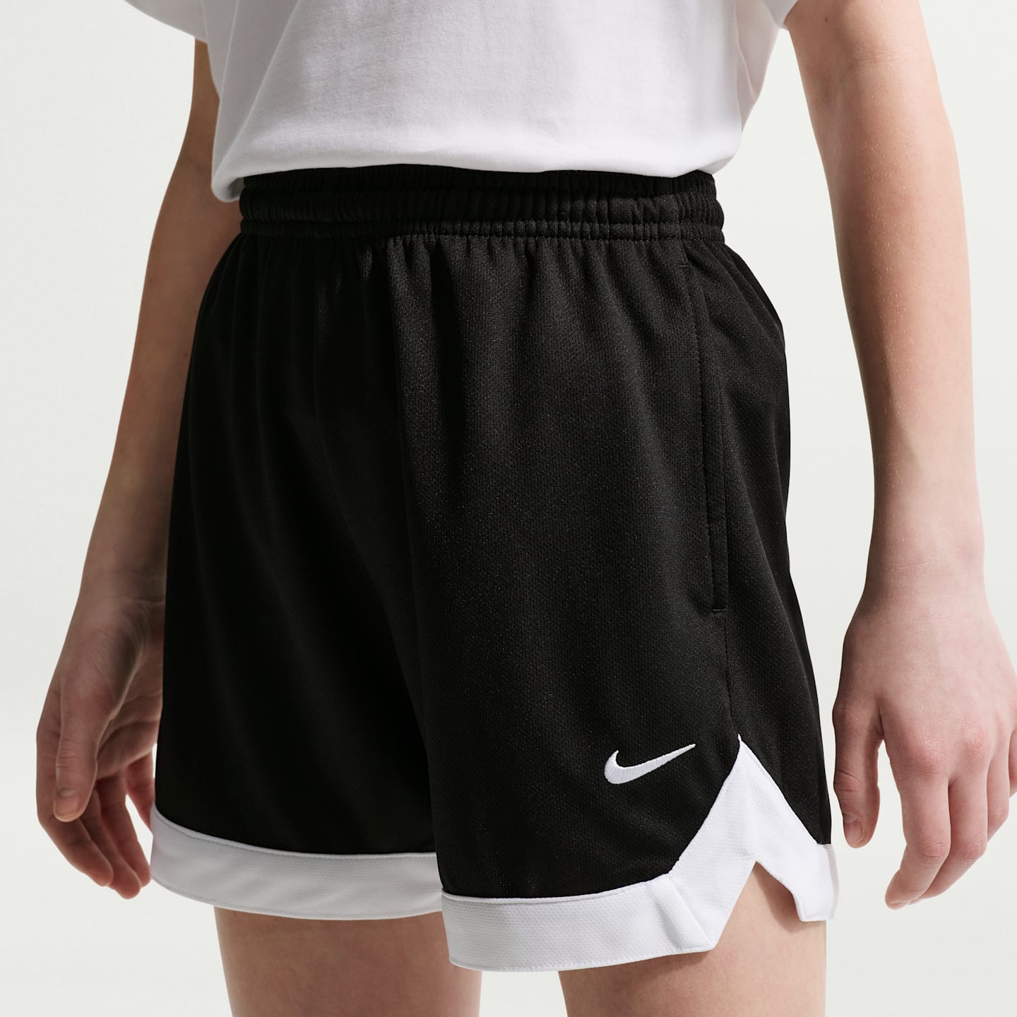 Детские шорты Nike A'ja Wilson Big Kids' Dri-FIT Basketball Shorts — фото 3