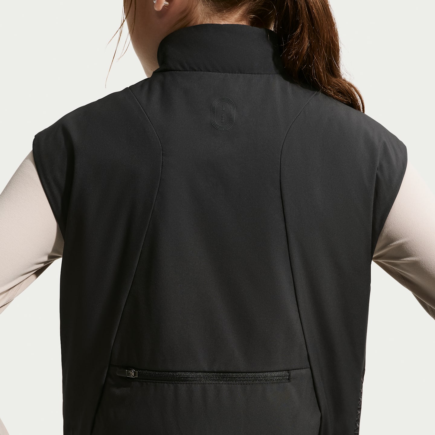 Детские жилеты Nike Mavn Girls' STORM-FIT Vest — фото 2