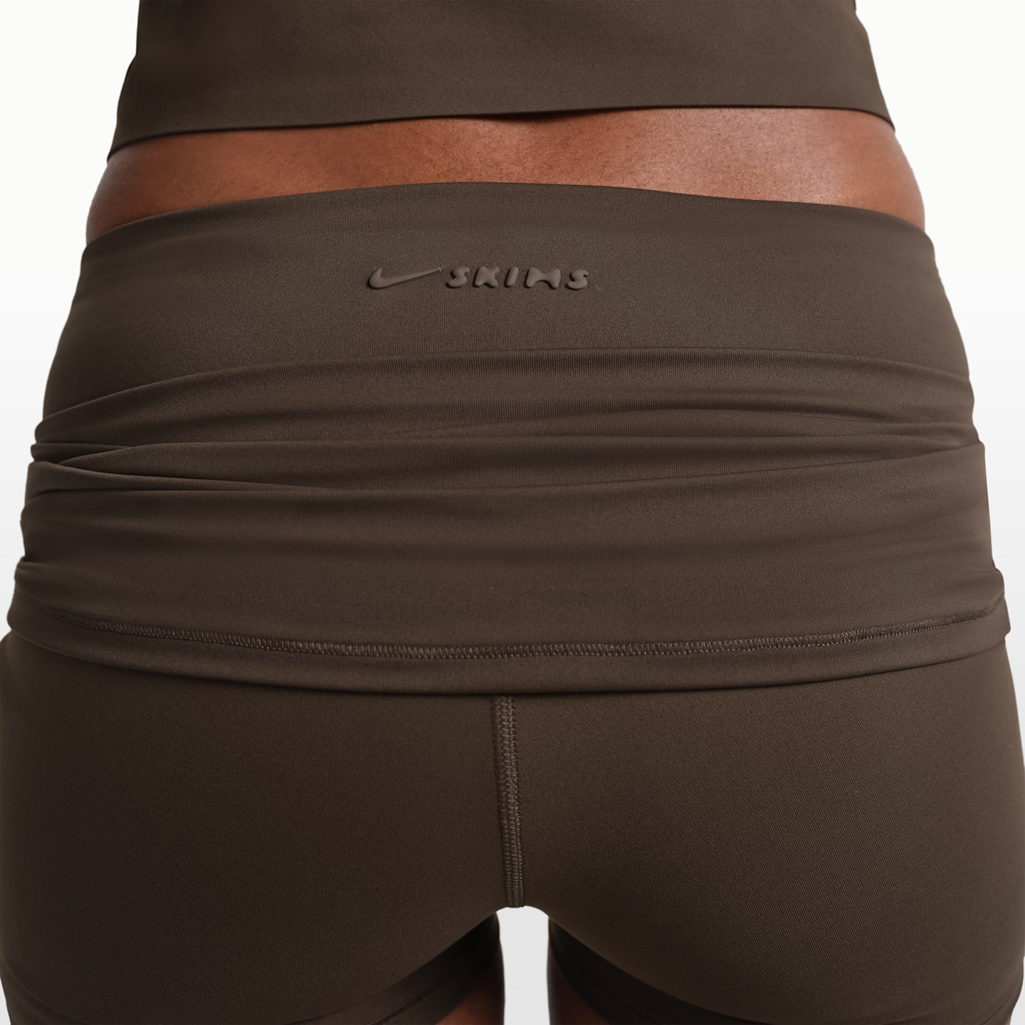 Женские шорты Nike NikeSKIMS Matte Women's 3" Fold-Over Waistband Shorts — фото 6