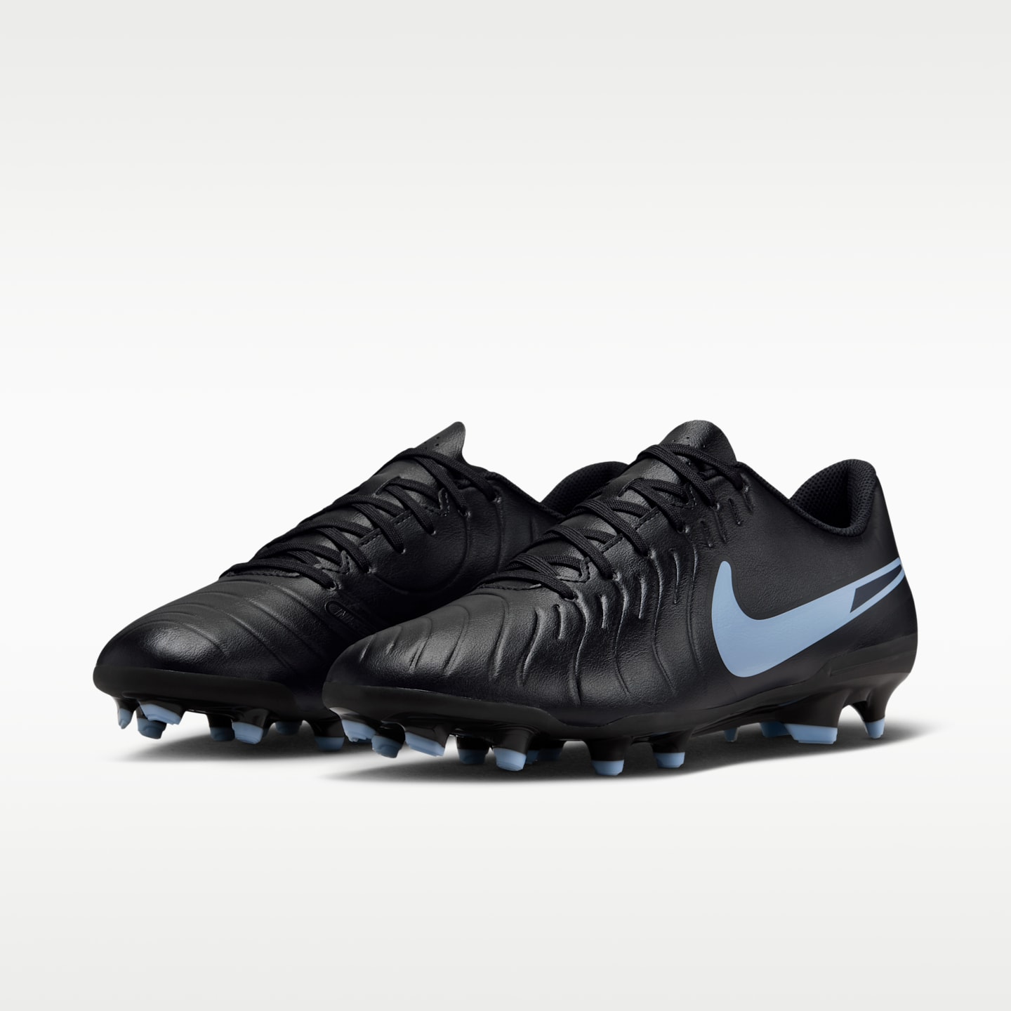 Nike Tiempo Legend 10 Club Multi-Ground Low-Top Soccer Cleats — фото 5