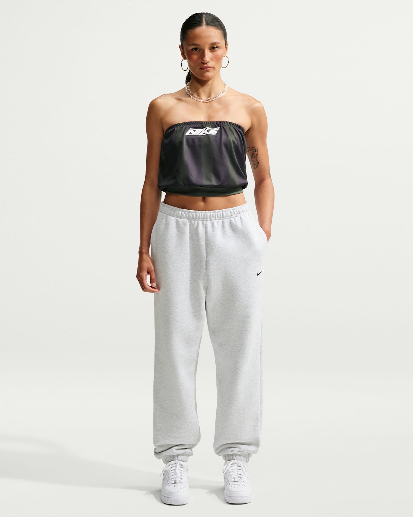 Женские брюки Nike Studio Fleece Medium Weight Women's High-Rise Oversized Cuffed Pants — фото 8
