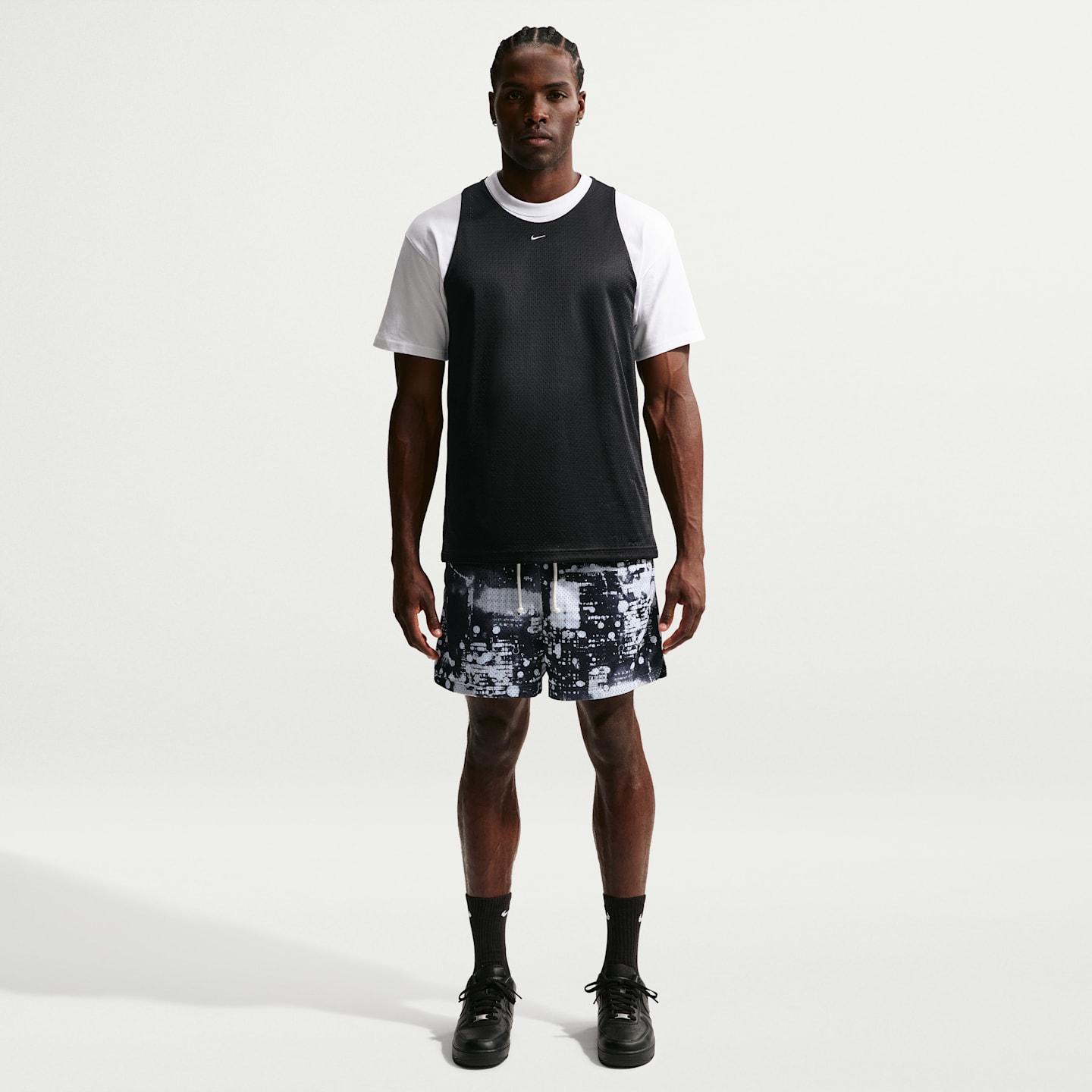Мужские шорты Nike Standard Issue Men's Dri-FIT 5" Mesh Basketball Shorts — фото 1