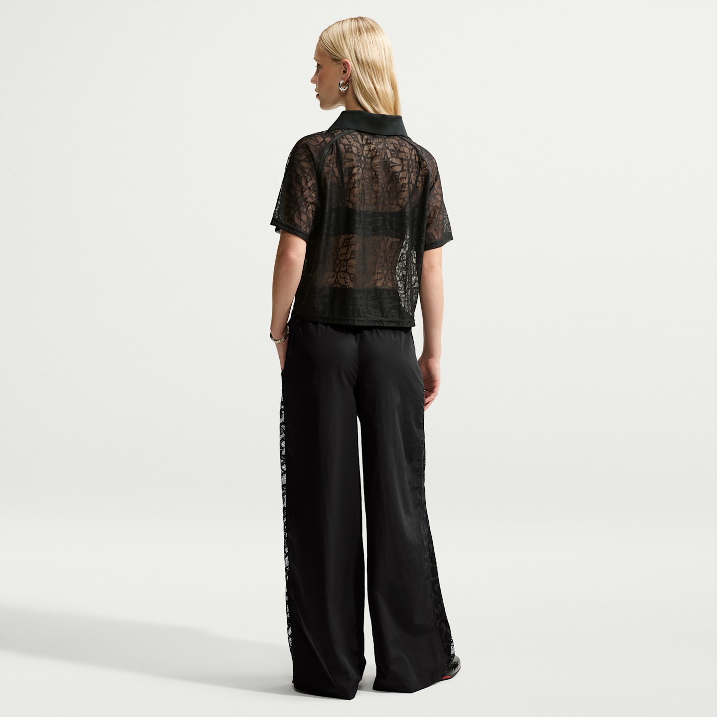 Женские брюки Nike Sportswear Women's Loose Mid-Rise Lace Track Pants — фото 5