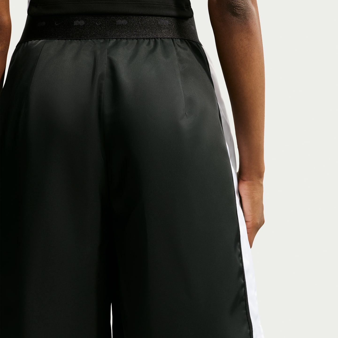 Nike Naomi Osaka Women's Loose Mid-Rise Shorts — фото 3
