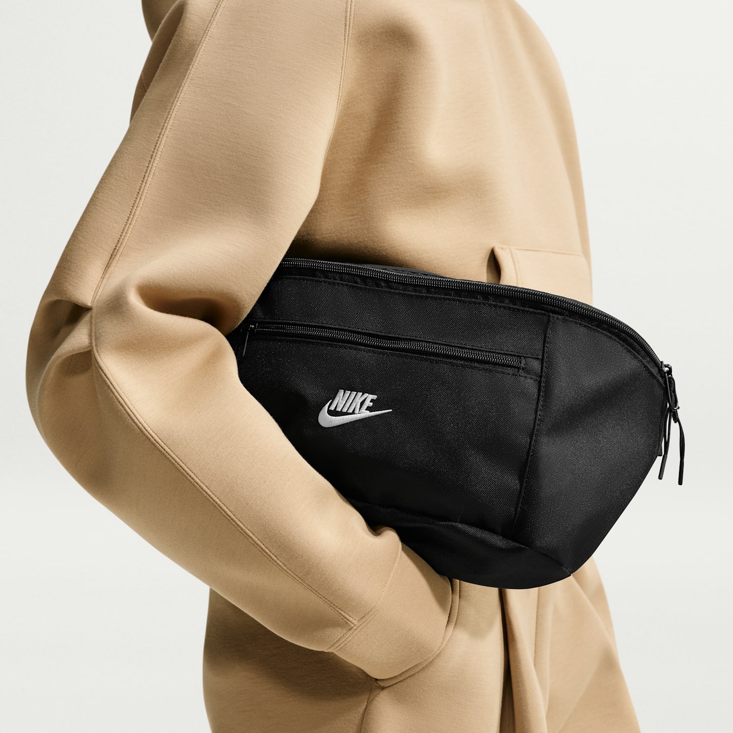 Женские кроссовки Nike Heritage Waistpack (8L) — фото 1