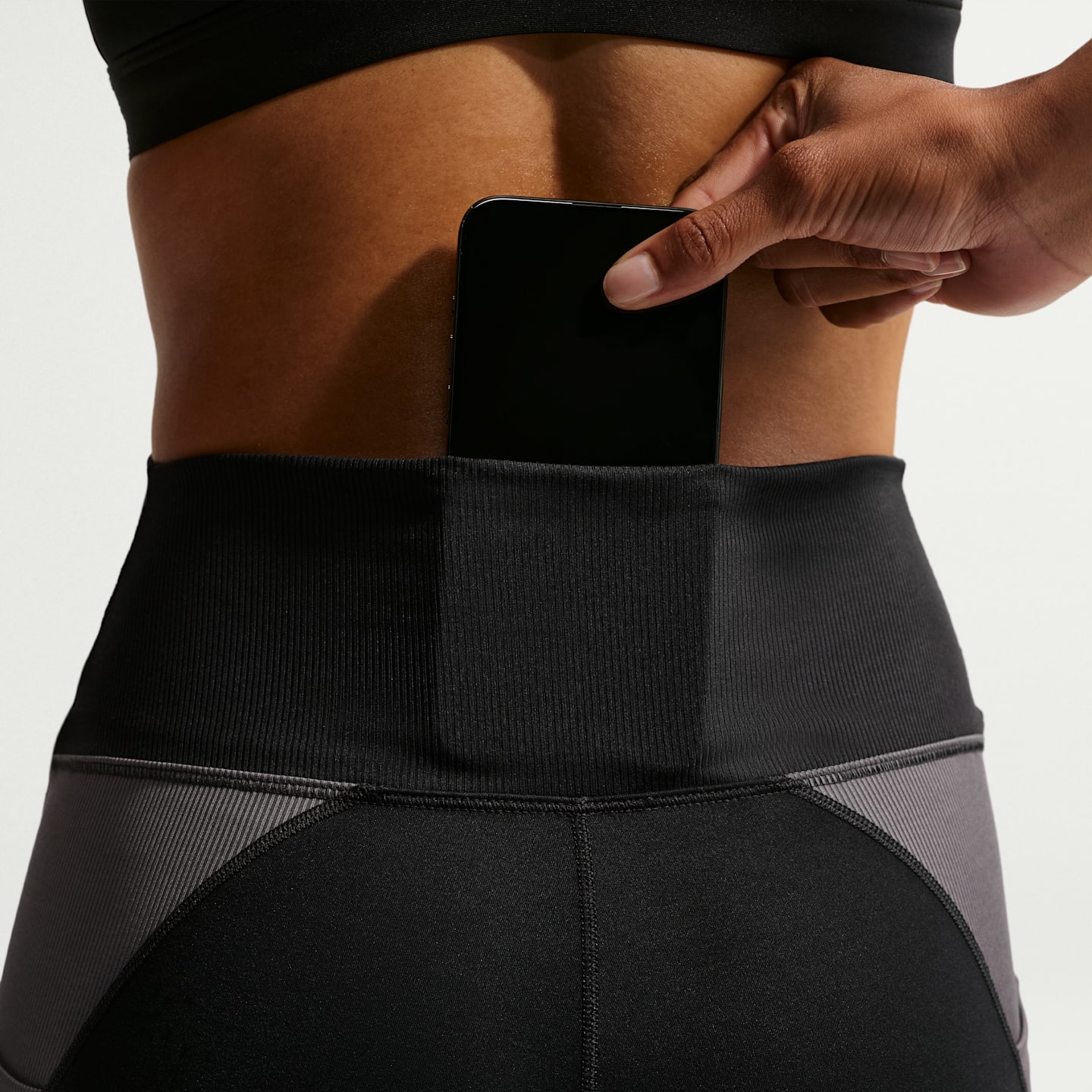 Женские леггинсы Nike One Women's High-Waisted 7/8 Leggings — фото 6
