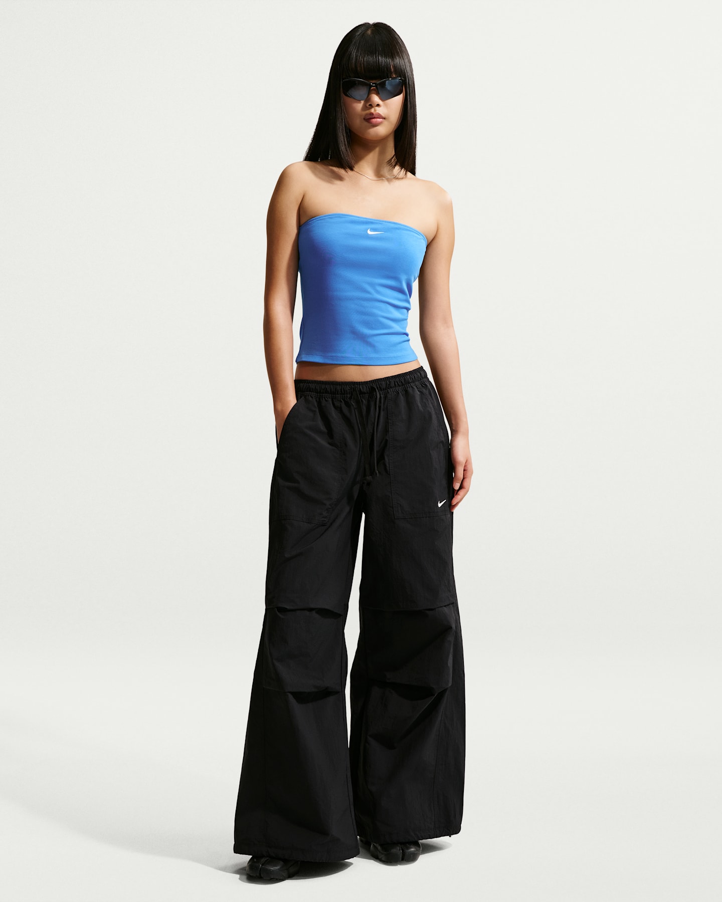 Женские брюки Nike Sportswear Women's Loose Mid-Rise Structured Pants — фото 7