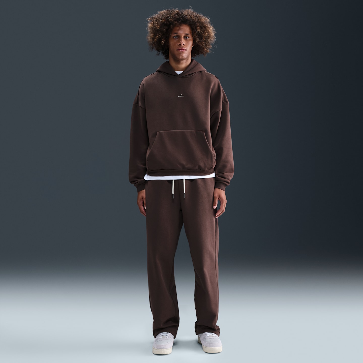 Мужские худи Nike Standard Issue Men's Therma-FIT Brushed Basketball Pullover — фото 4