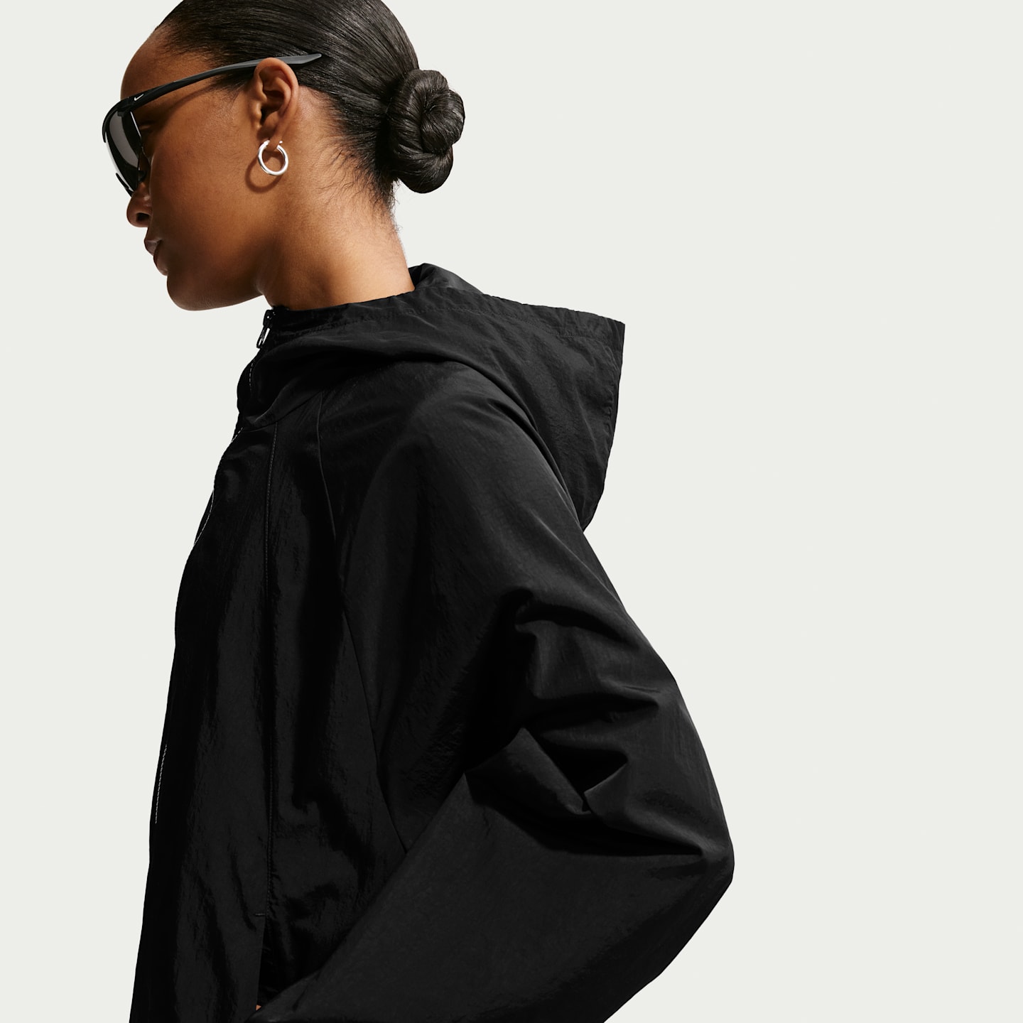 Женские куртки Nike Sportswear Women's Oversized Hooded Jacket — фото 2