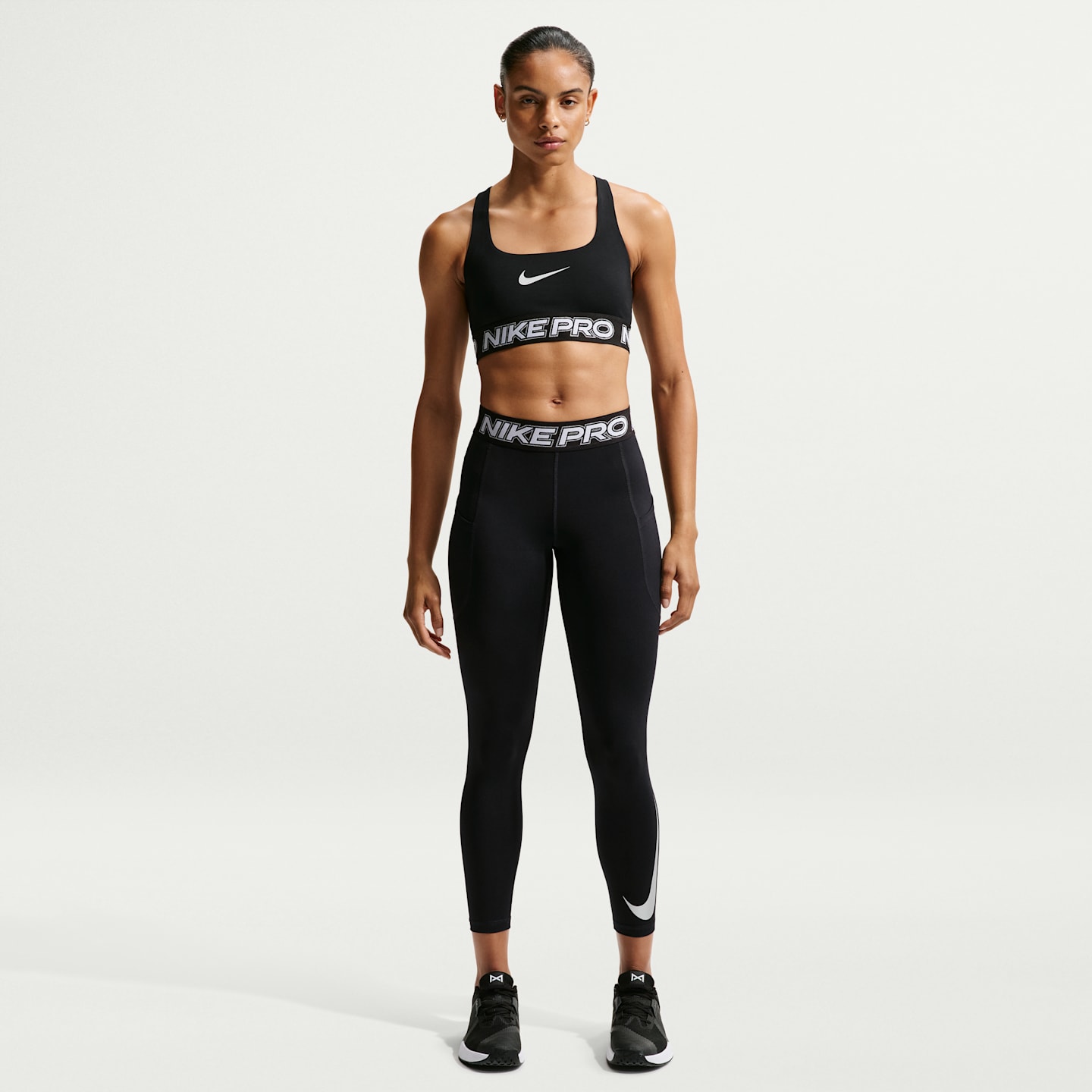 Женские леггинсы Nike Pro Women's Mid-Rise 7/8 Leggings — фото 1