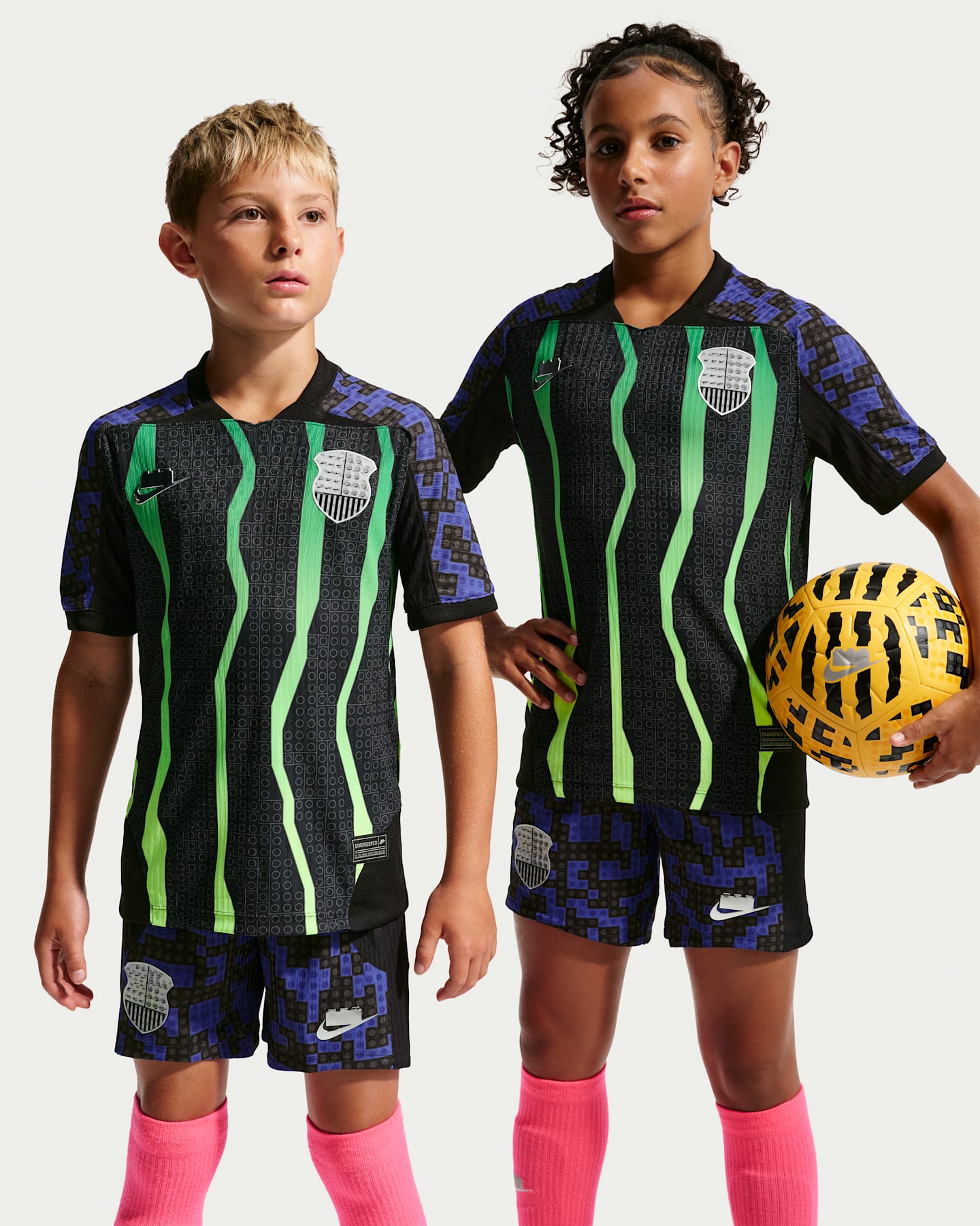 Детские кроссовки Nike x LEGO® Collection Big Kids' Aero-FIT Soccer Jersey — фото 10