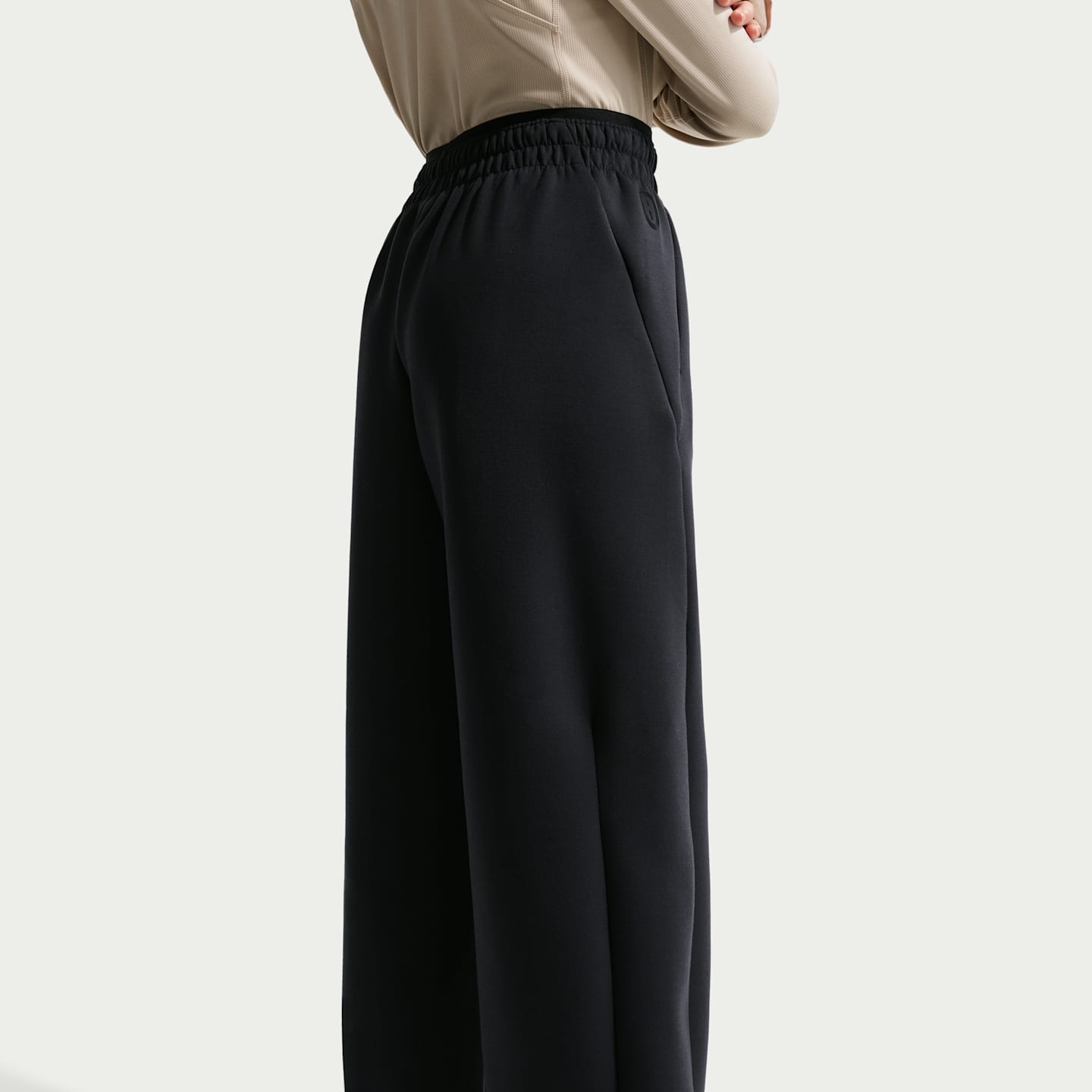 Детские брюки Nike Mavn Girls' Therma-FIT High-Waisted Knit Pants — фото 3