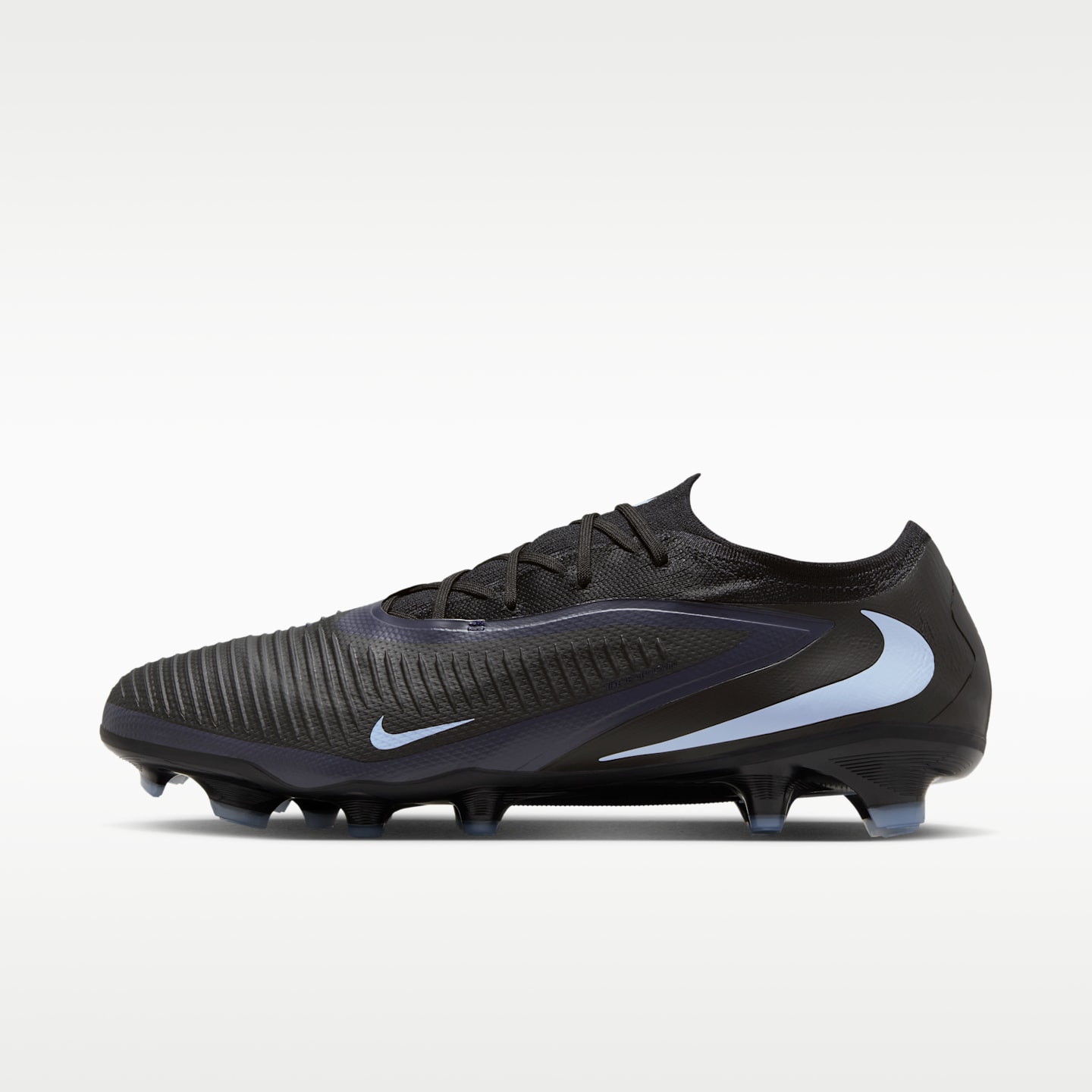 Мужские бутсы Nike Phantom 6 Low Pro Artificial-Grass Soccer Cleats — фото 1