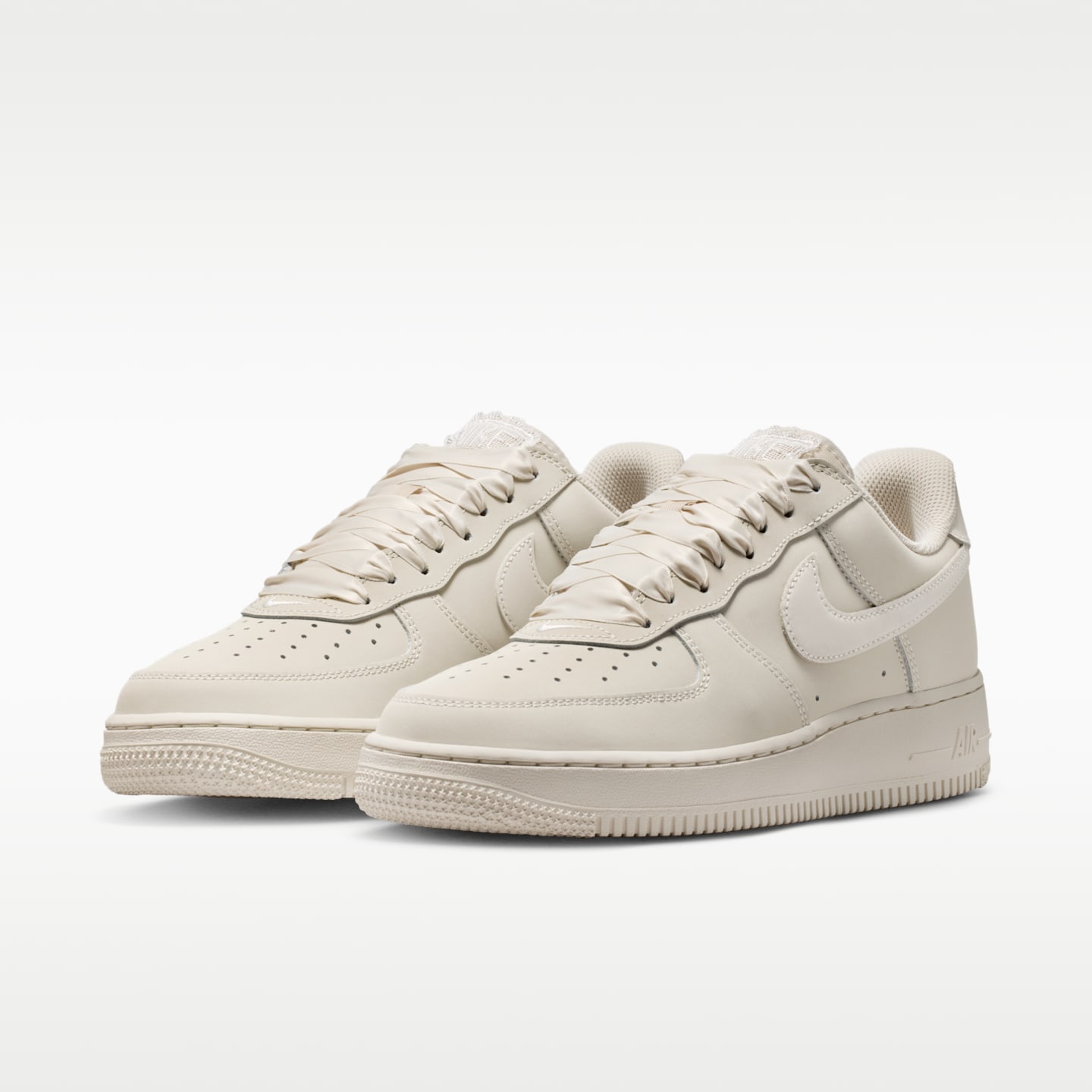 Женские кроссовки Nike Air Force 1 Retro Premium — фото 5