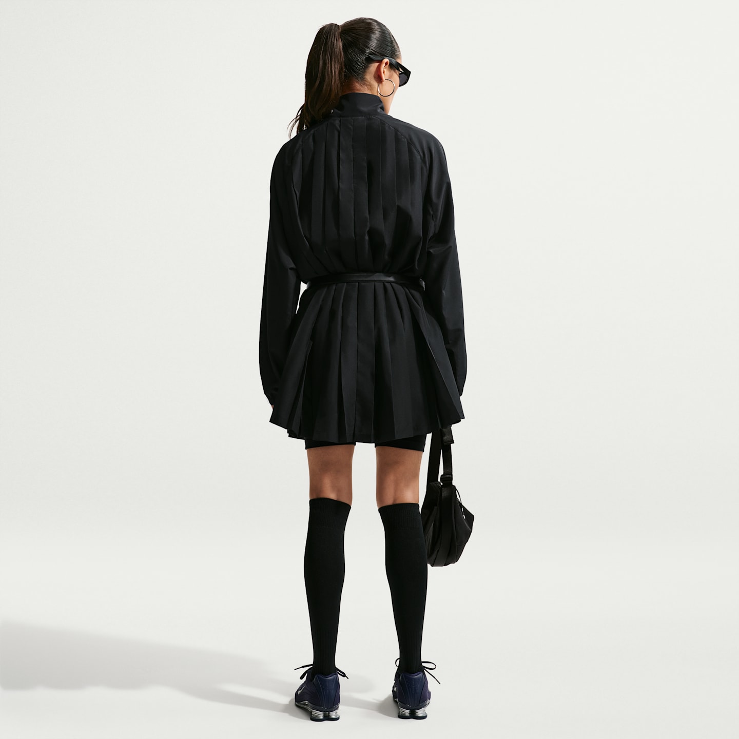 Женские платья Nike Sportswear Women's Oversized Long-Sleeve Pleated Mini Dress — фото 5