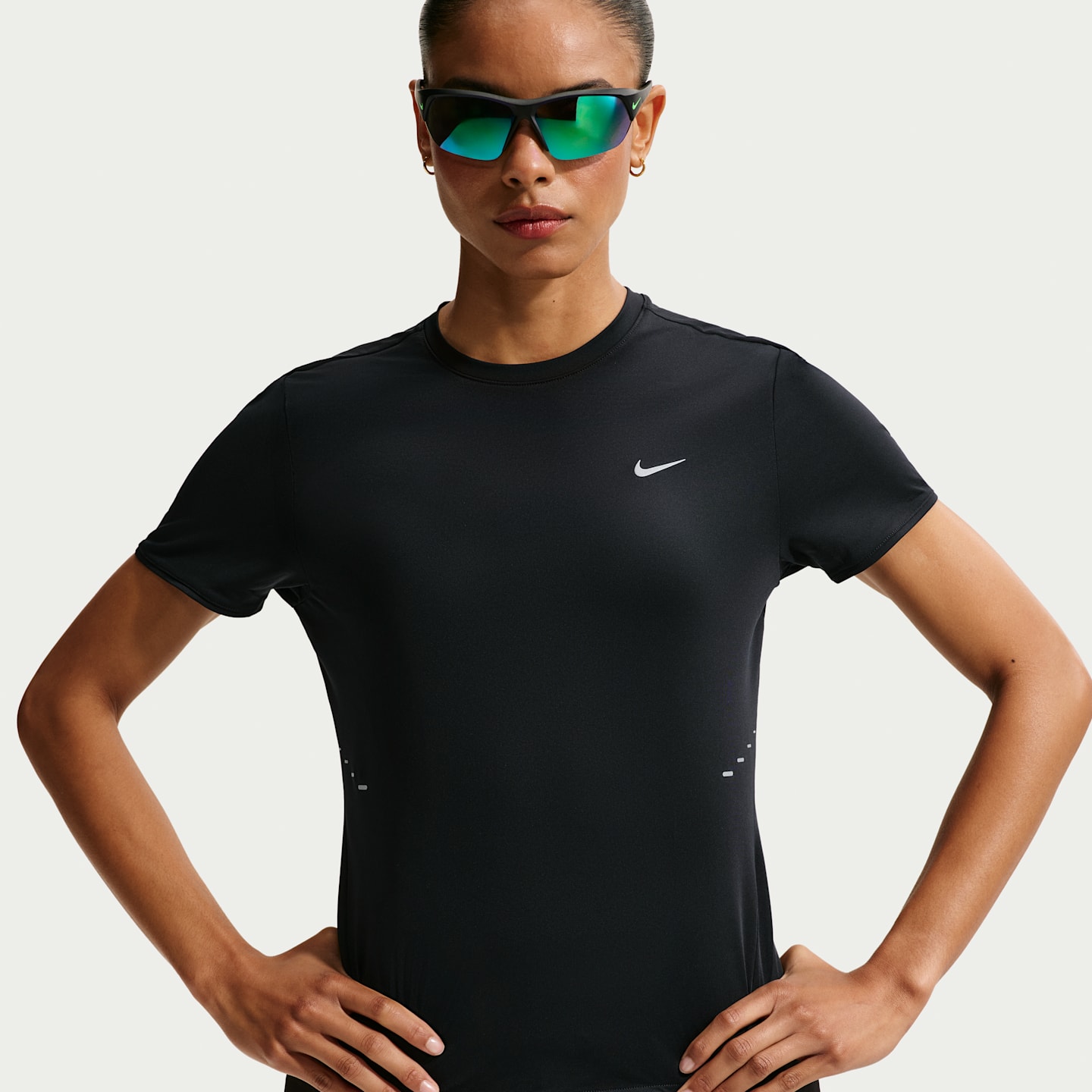 Женские топы Nike Swift Women's Dri-FIT Short-Sleeve Running Top — фото 1
