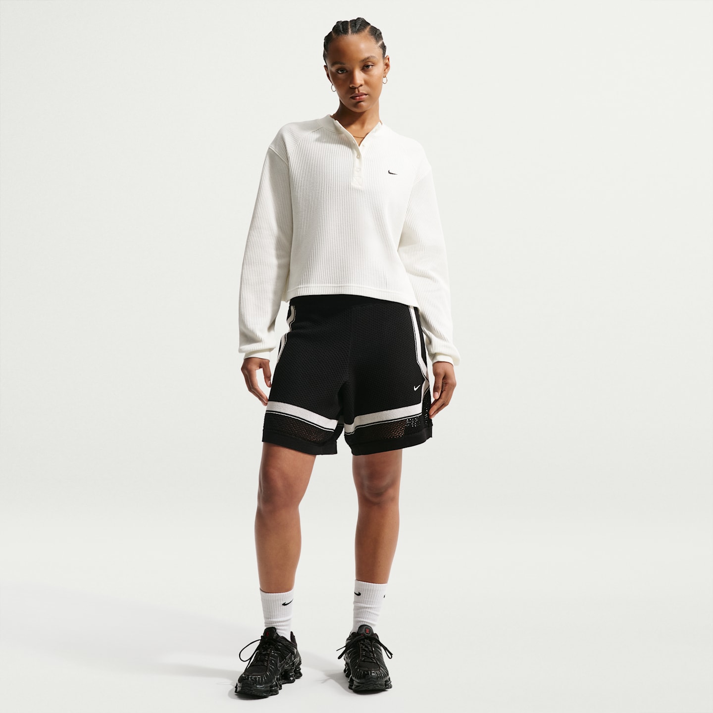 Женские шорты Nike Sportswear Chill Knit Women's Mid-Rise Shorts — фото 1