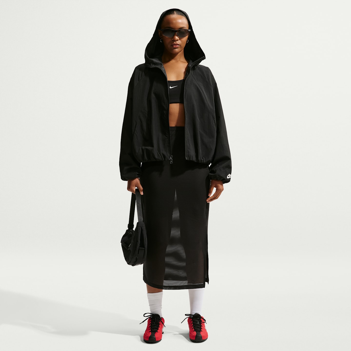 Женские куртки Nike Sportswear Women's Oversized Hooded Jacket — фото 4