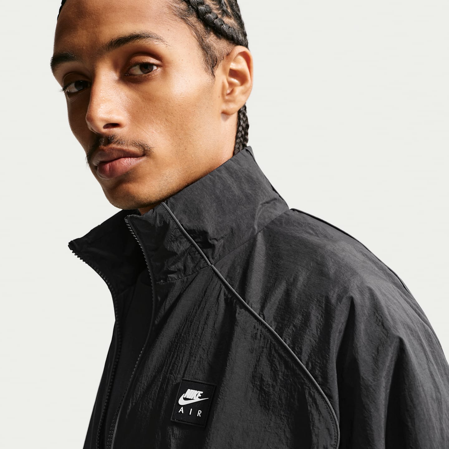 Мужские куртки Nike Air Men's Windrunner Track Jacket — фото 3