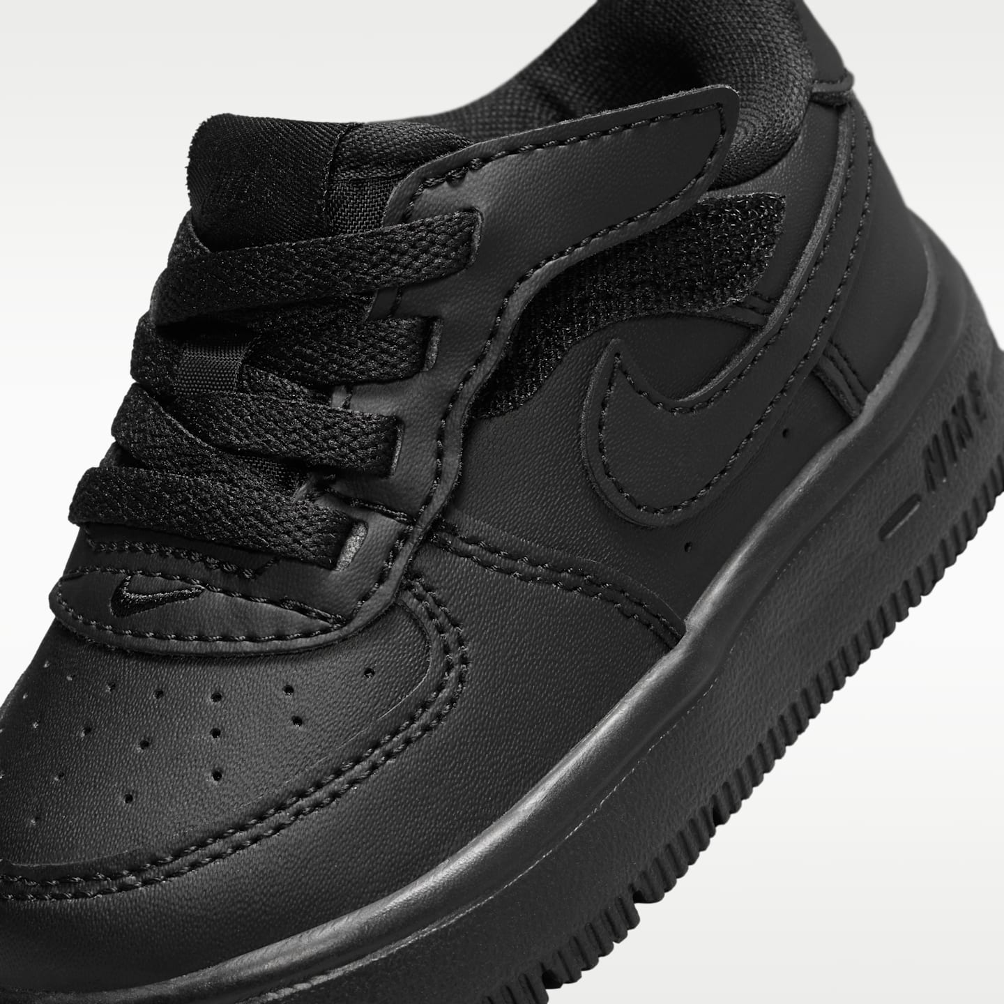 Детские кроссовки Nike Force 1 Low EasyOn Suede Little Kids' Shoes — фото 7