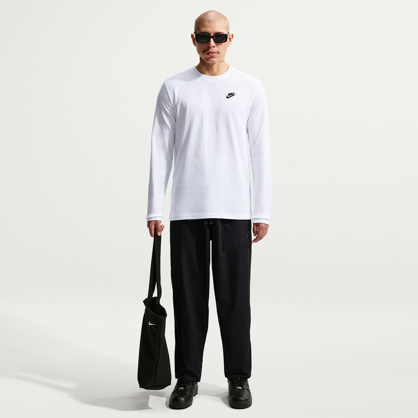 Мужские брюки Nike Club Men's Pants — фото 1