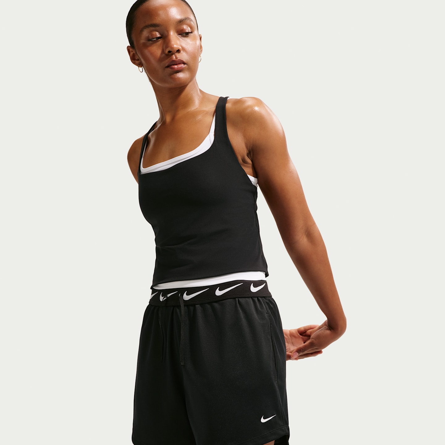 Женские шорты Nike Attack Women's Dri-FIT Mid-Rise 4" Shorts — фото 4