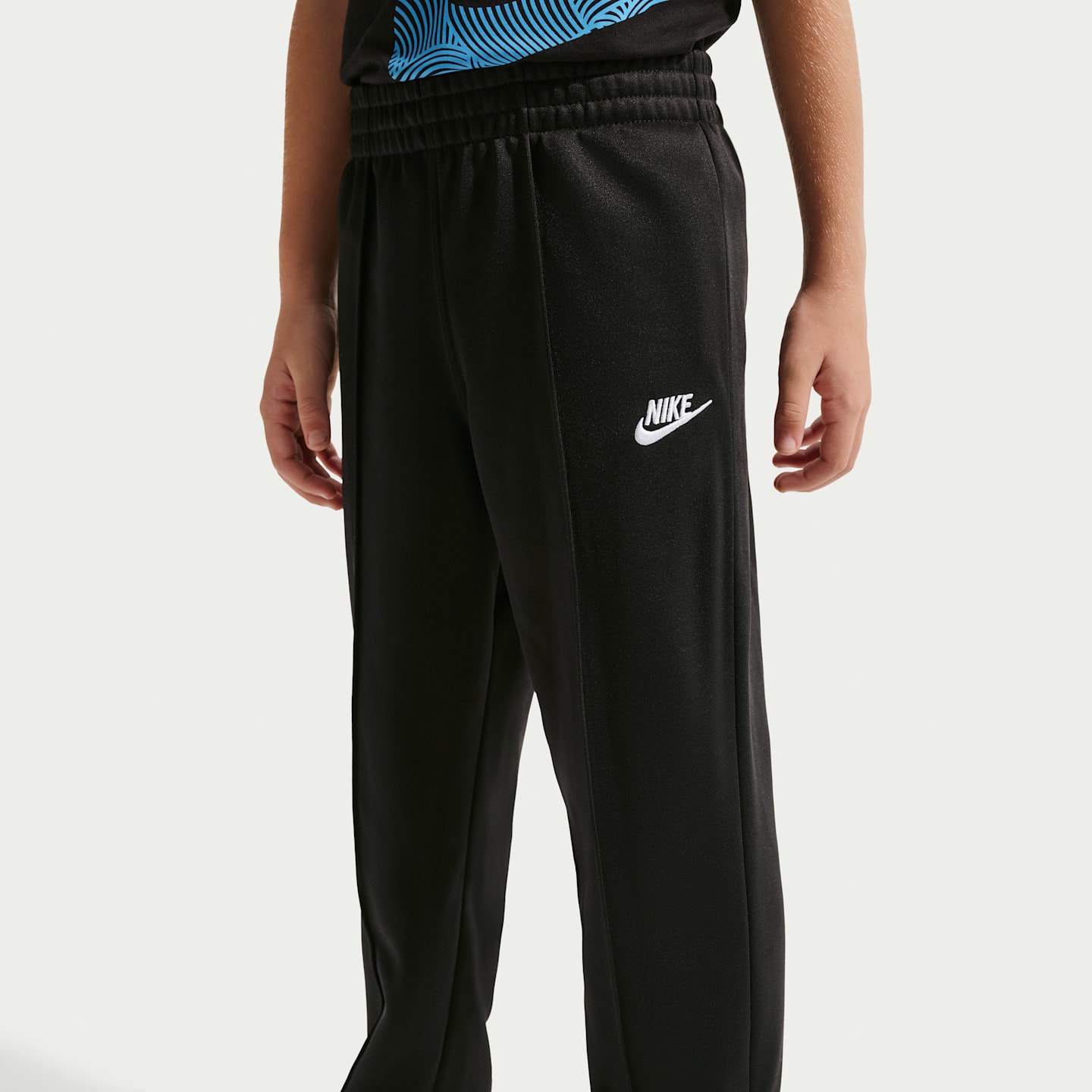 Детские кроссовки Nike Sportswear In The Zone Little Kids' Dri-FIT 2-Piece Oversized Track Set — фото 4