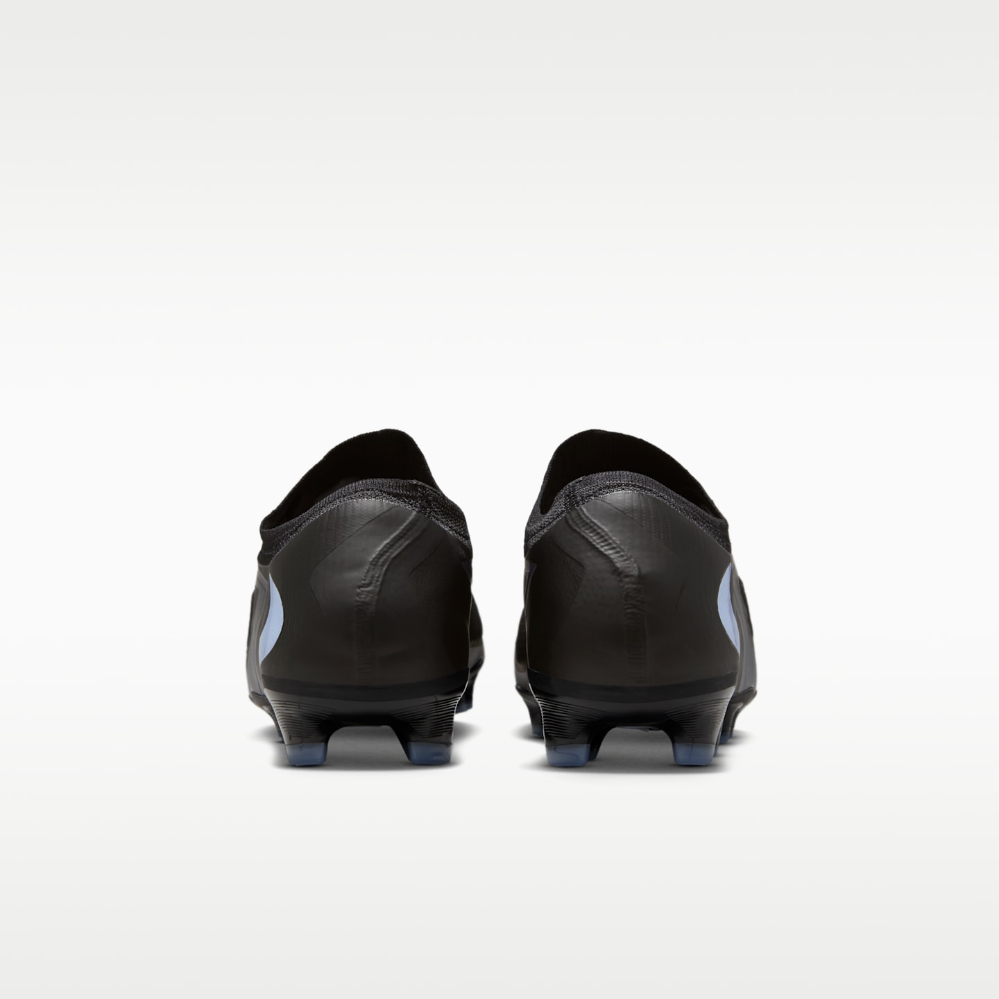 Мужские бутсы Nike Phantom 6 Low Pro Artificial-Grass Soccer Cleats — фото 6