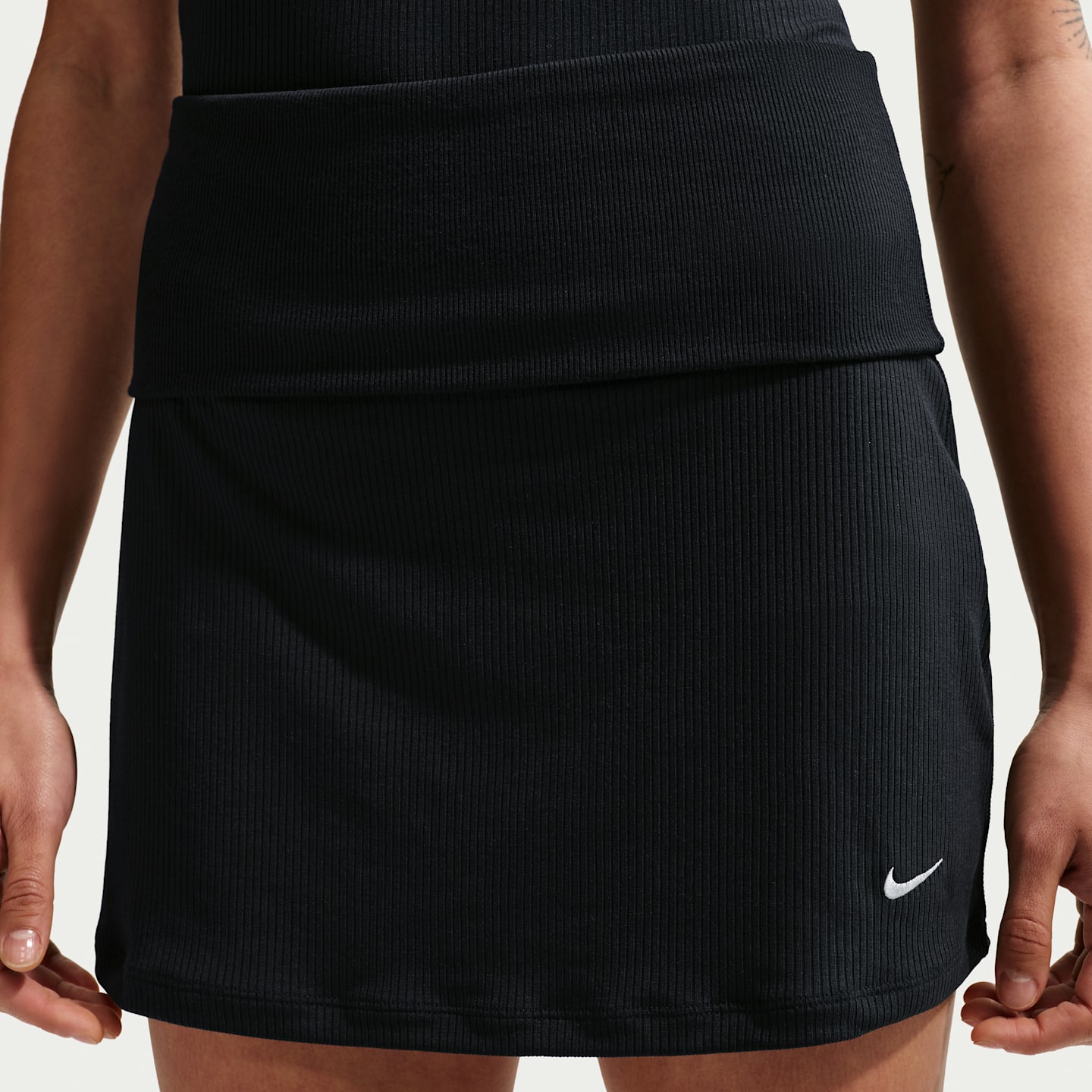 Женские юбки Nike Sportswear Chill Knit Women's Mid-Rise Tight Ribbed Skort — фото 2