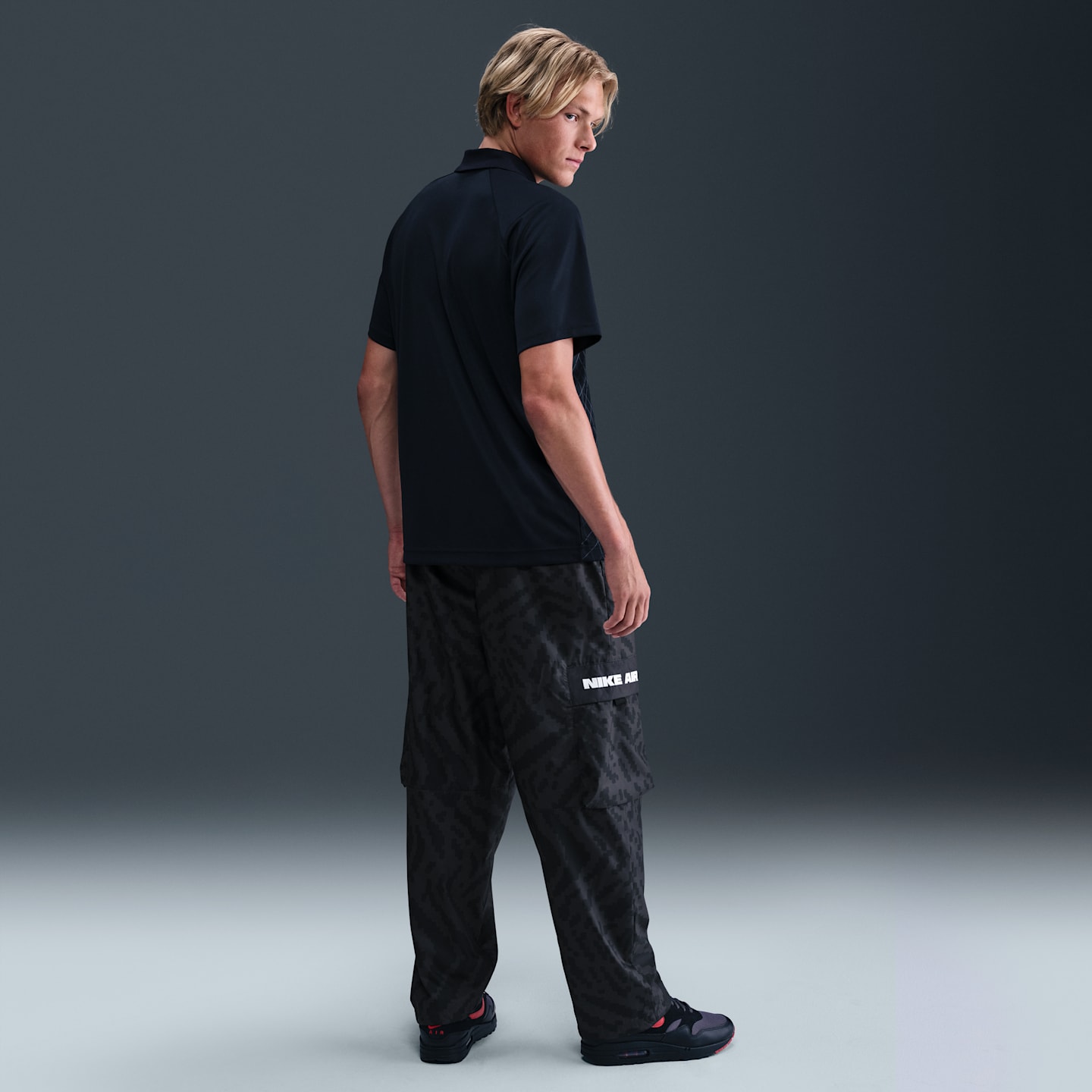 Мужские брюки Nike Air Men's Woven Cargo Pants — фото 4