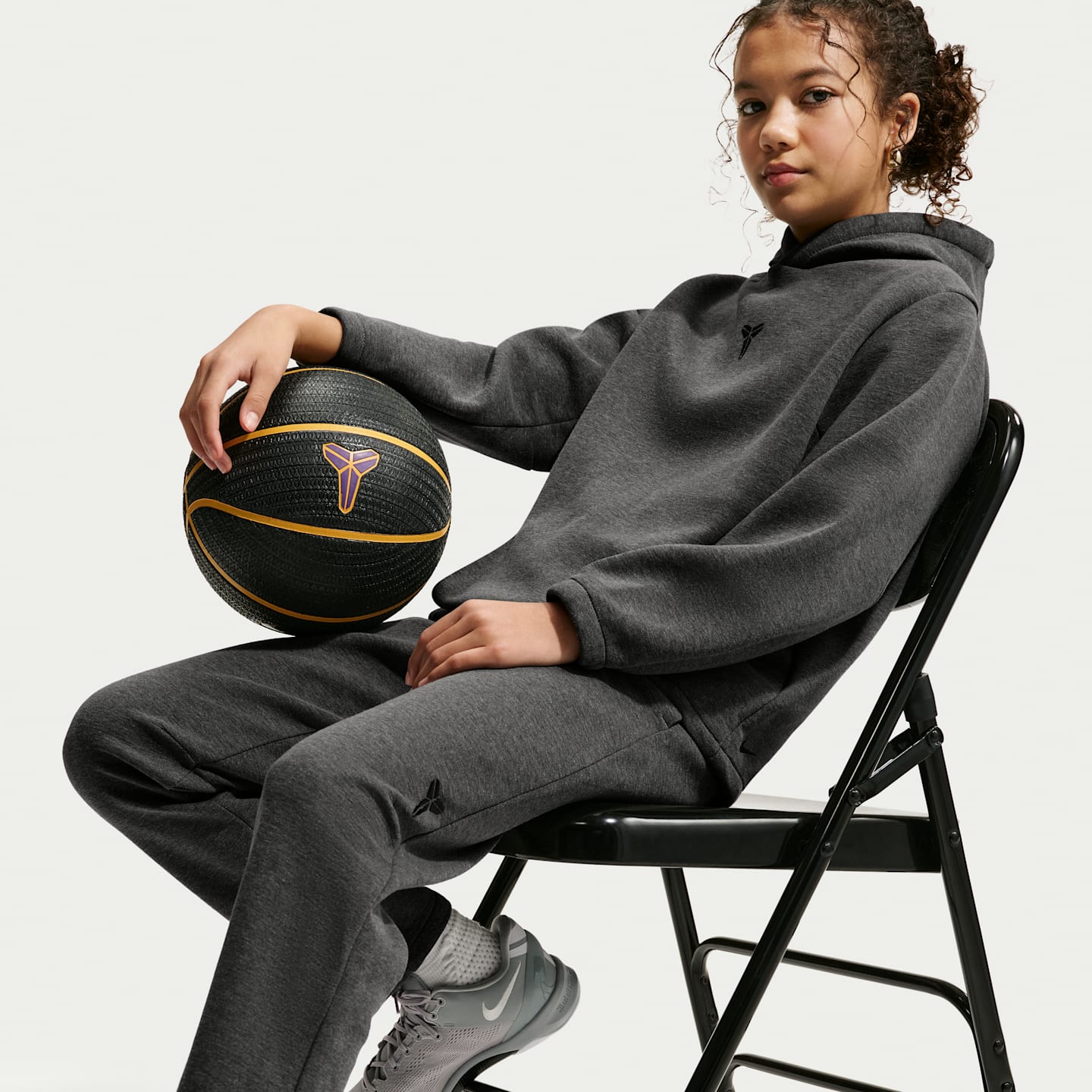 Детские брюки Nike Kobe Big Kids' Dri-FIT Fleece Basketball Pants — фото 4