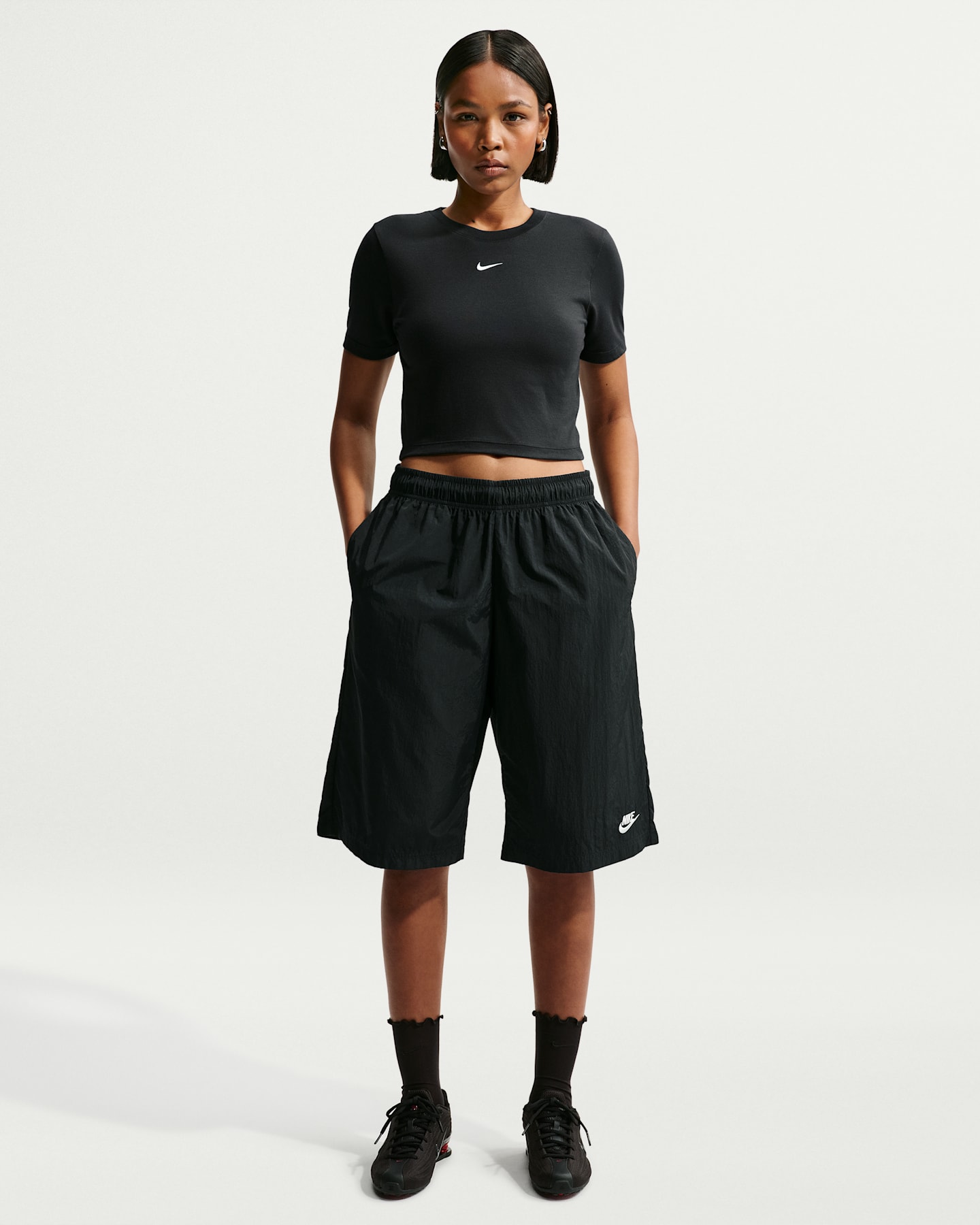 Женские шорты Nike Sportswear Women's Mid-Rise Loose Knee-Length Shorts — фото 6