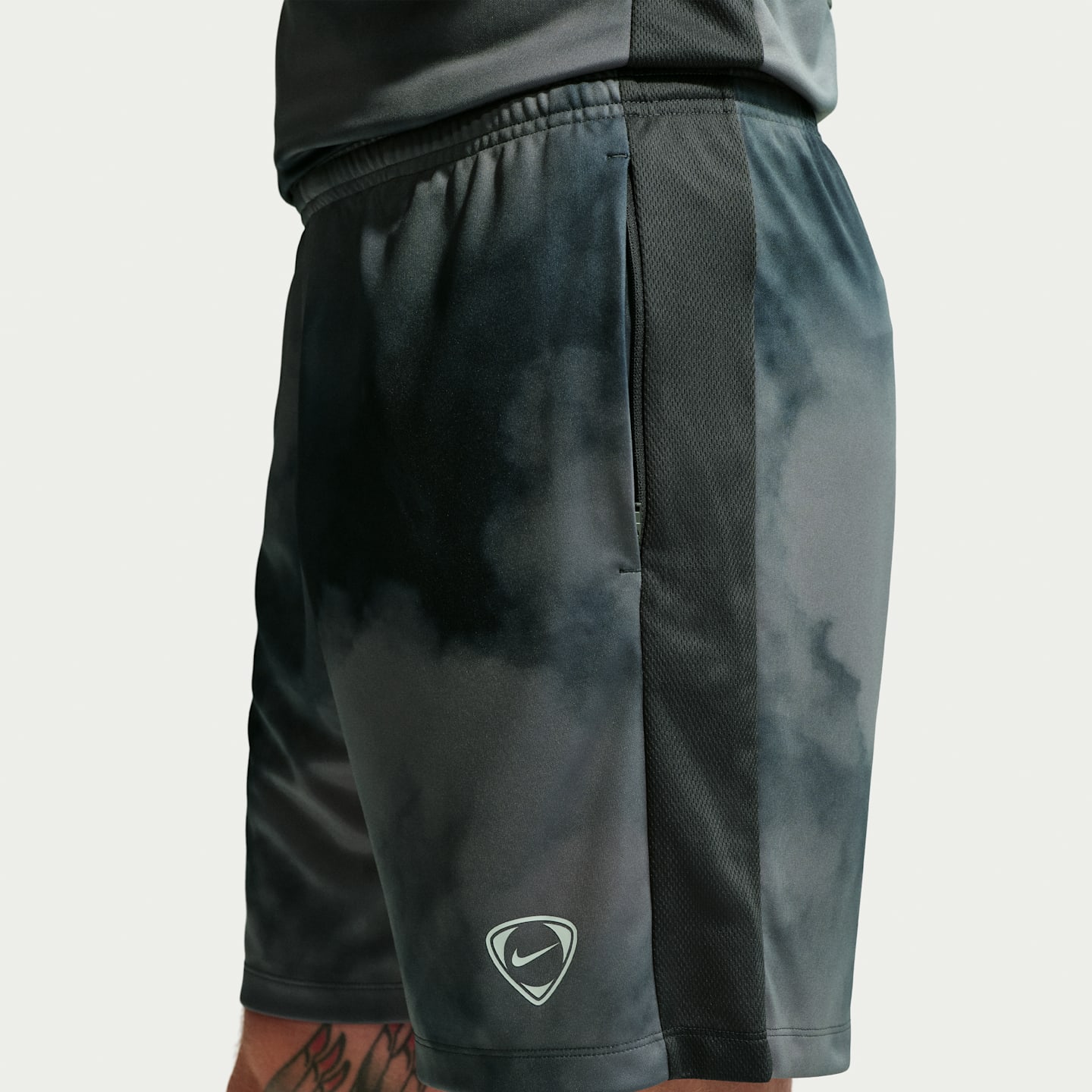 Мужские шорты Nike Academy+ Men's Dri-FIT Soccer Shorts — фото 3