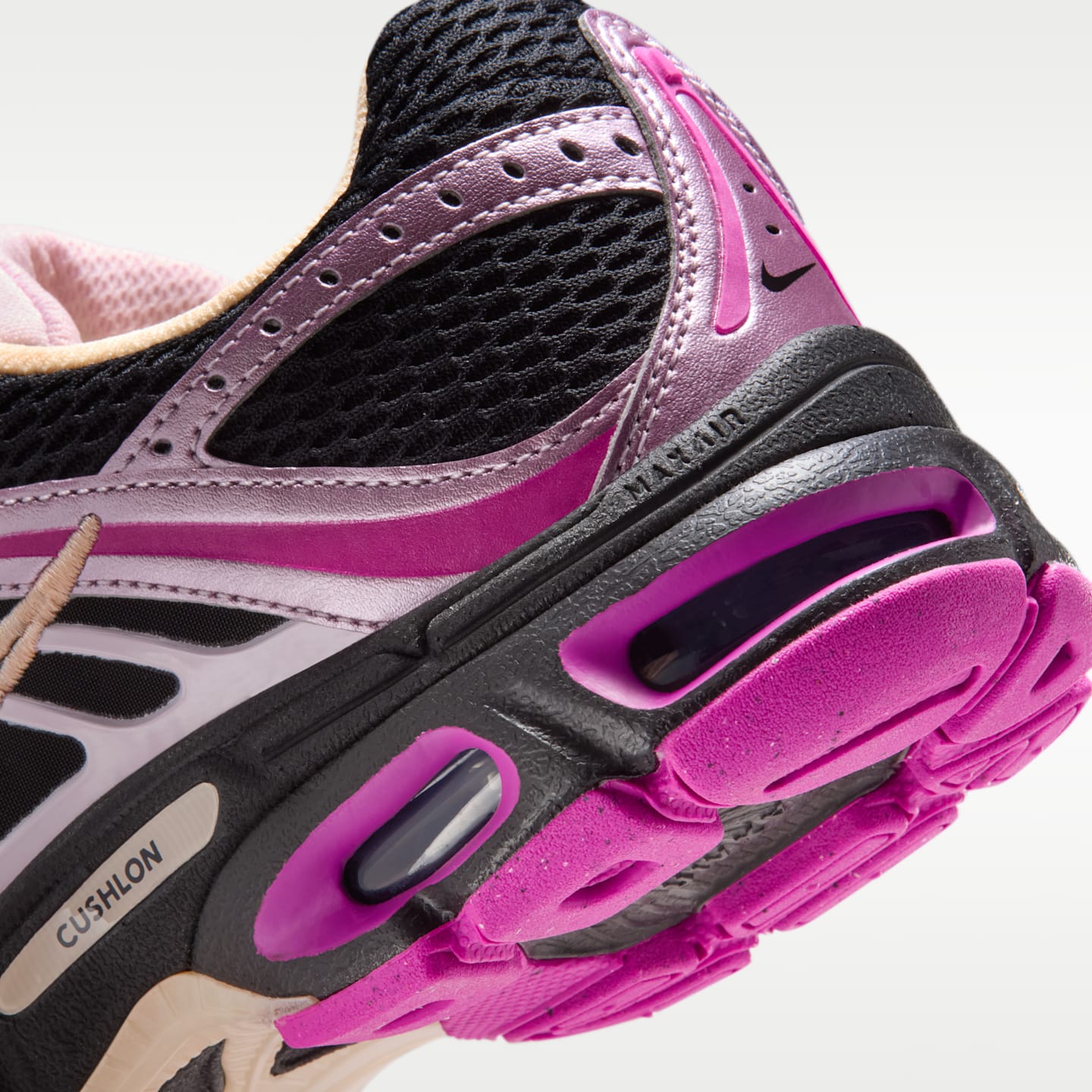 Женские кроссовки Nike Air Max Moto 2K Women's Shoes with Reflective Accents — фото 8