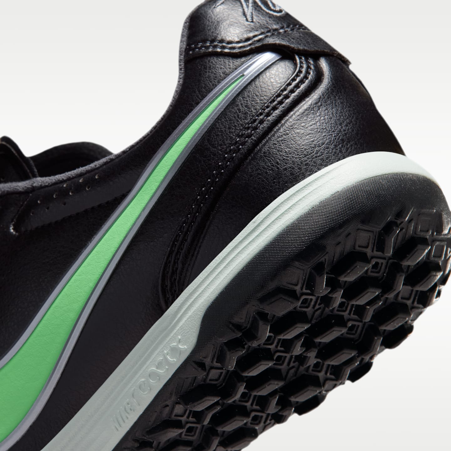 Мужские бутсы Nike Tiempo Ligera Pro Firm-Ground Low-Top Soccer Cleats — фото 8