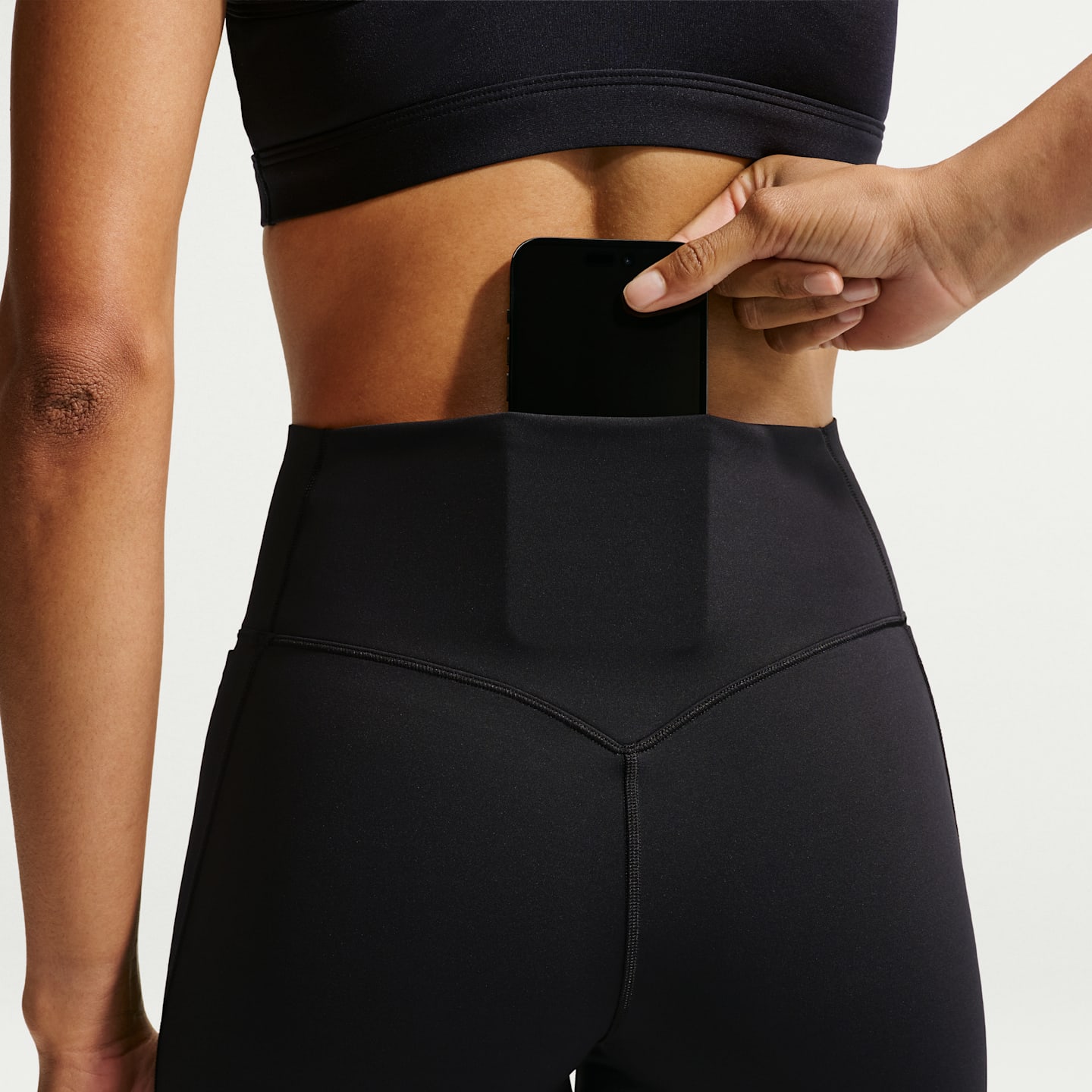Женские леггинсы Nike Universa Women's High-Waisted Full-Length Leggings with No Front Seam — фото 6