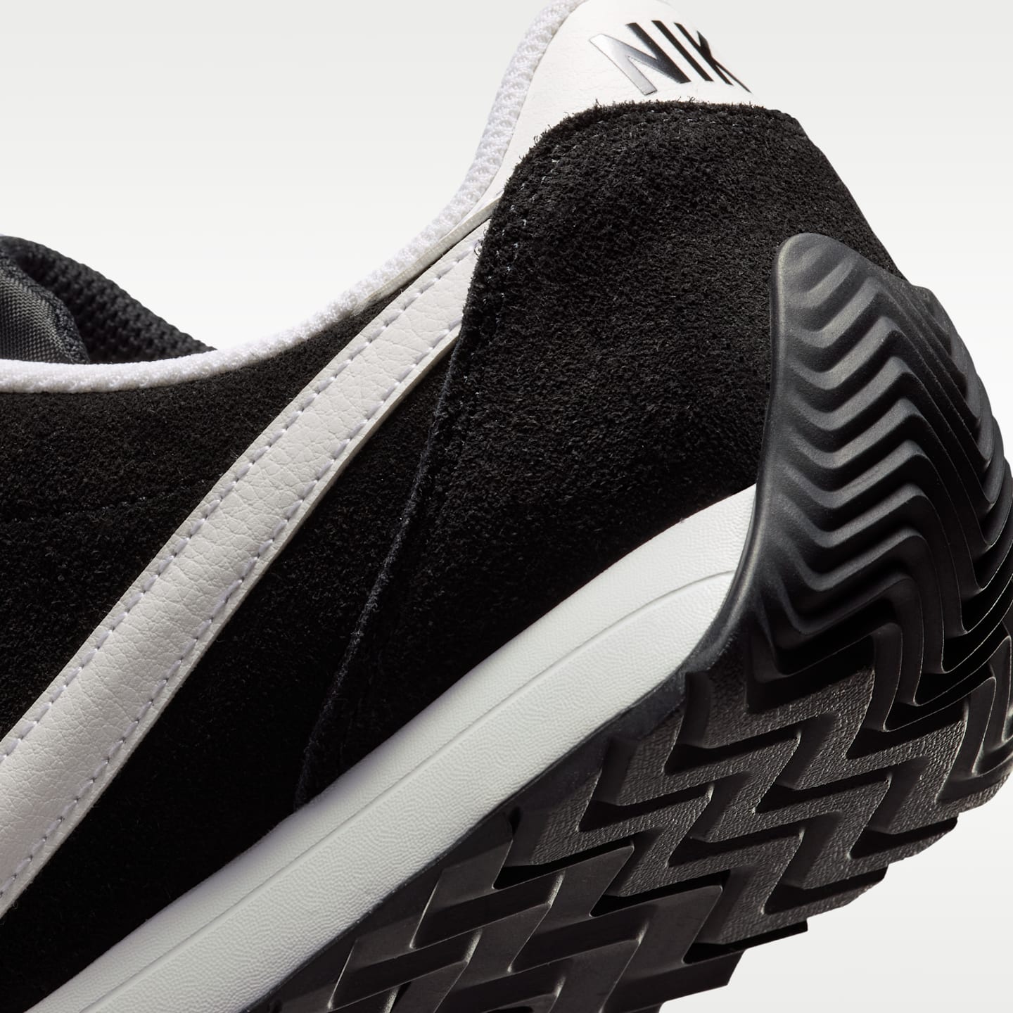 Женские кроссовки Nike Pacific — фото 8