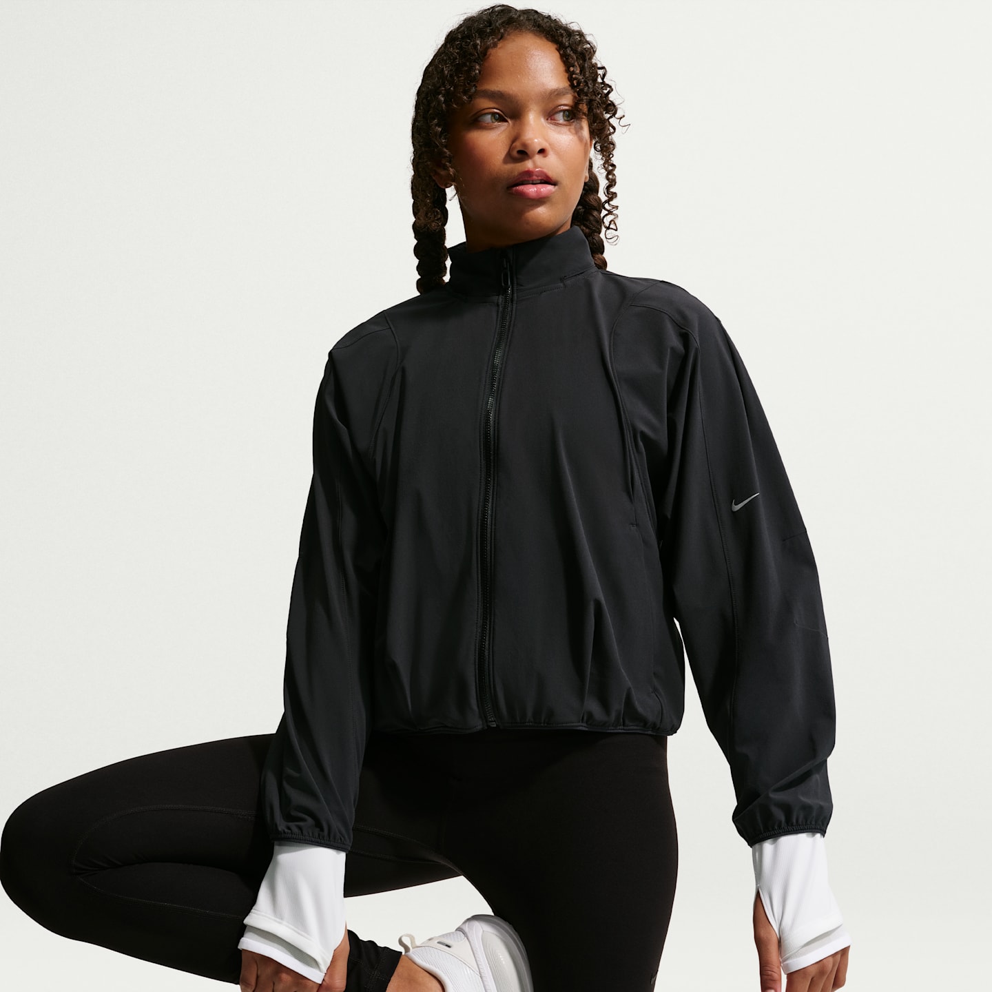 Детские куртки Nike MAVN Girls' Water-Repellent UV Woven Jacket — фото 3