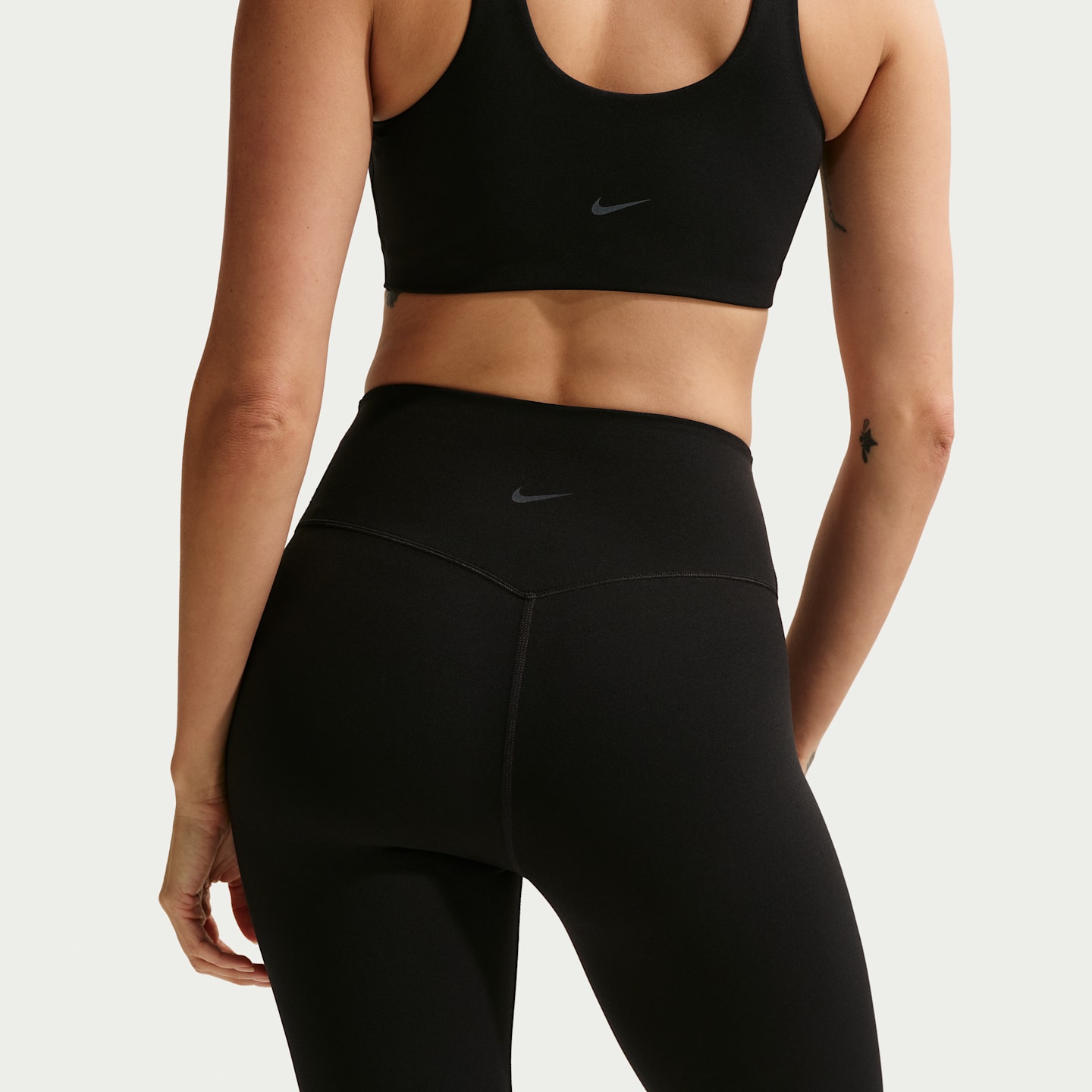 Женские леггинсы Nike Zenvy Women's High-Waisted 7/8 Leggings with No Front Seam — фото 3